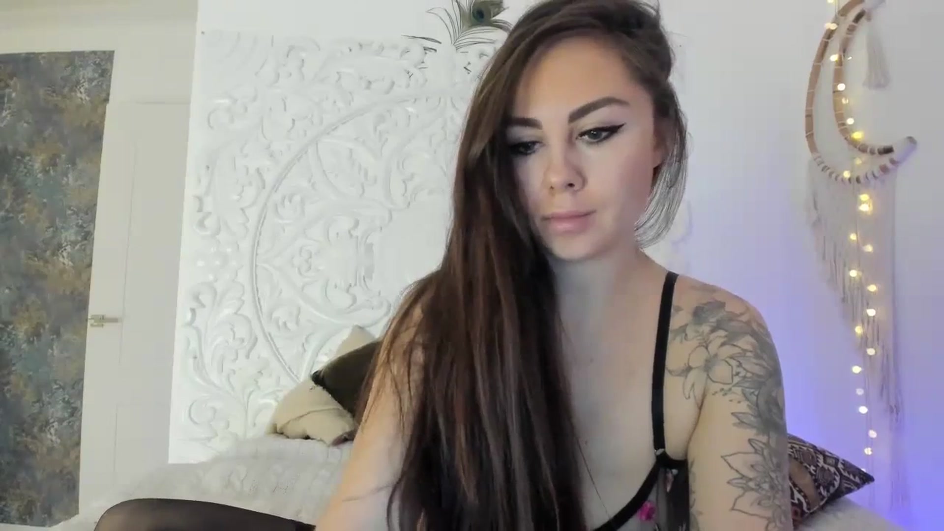 Gallery image thumbnail from Tuttifrutti__'s myfreecams stream on, 03/24/2024, 06:14 image 14 of 20