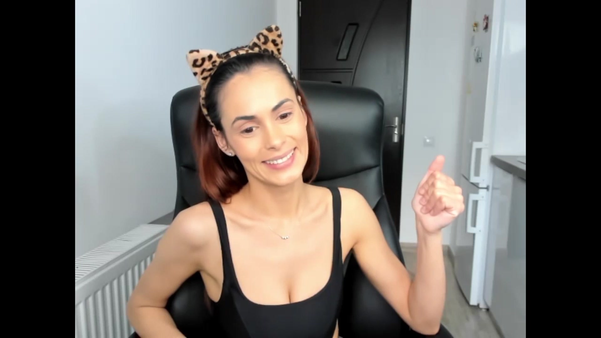 Gallery image thumbnail from Tweety_'s myfreecams stream on, 03/25/2025, 16:32 image 13 of 20