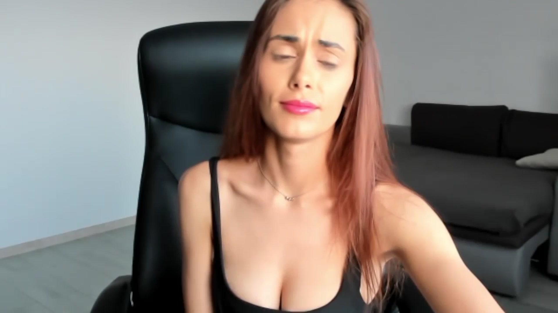 Gallery image thumbnail from Tweety_'s myfreecams stream on, 06/06/2025, 17:38 image 1 of 20