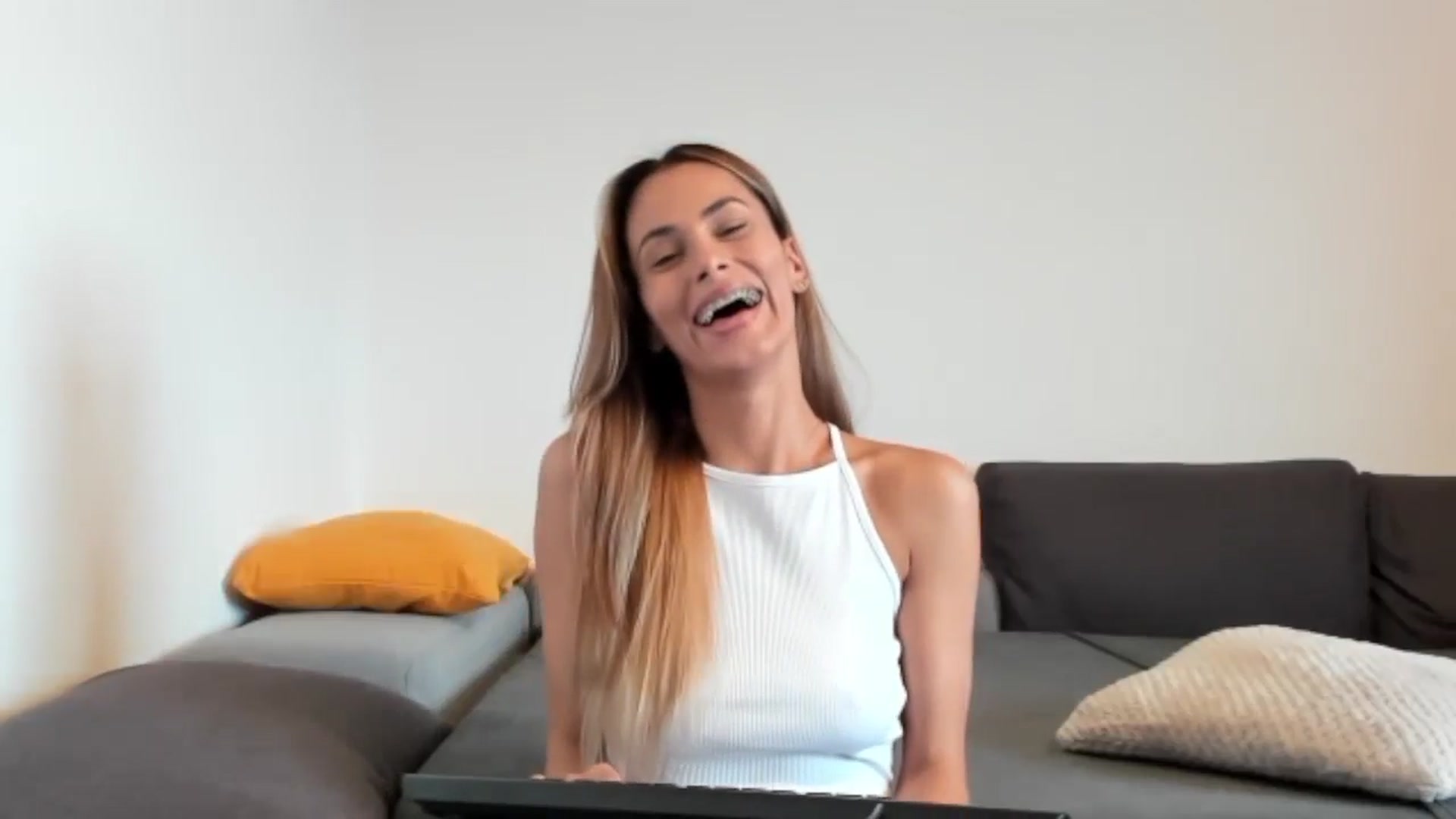 Gallery image thumbnail from Tweety_'s myfreecams stream on, 09/12/2025, 14:09 image 15 of 20