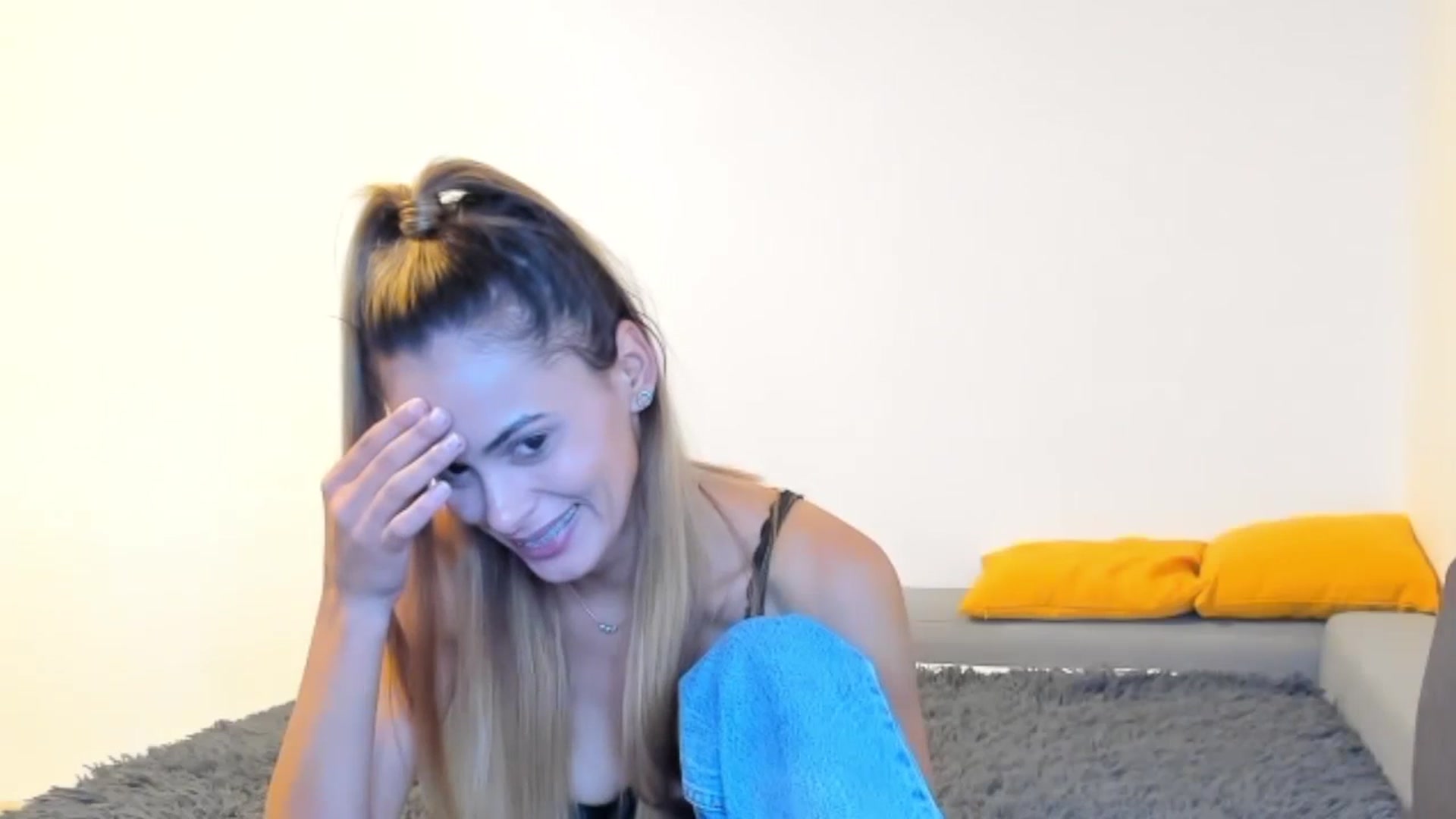 Gallery image thumbnail from Tweety_'s myfreecams stream on, 09/19/2025, 17:19 image 16 of 20