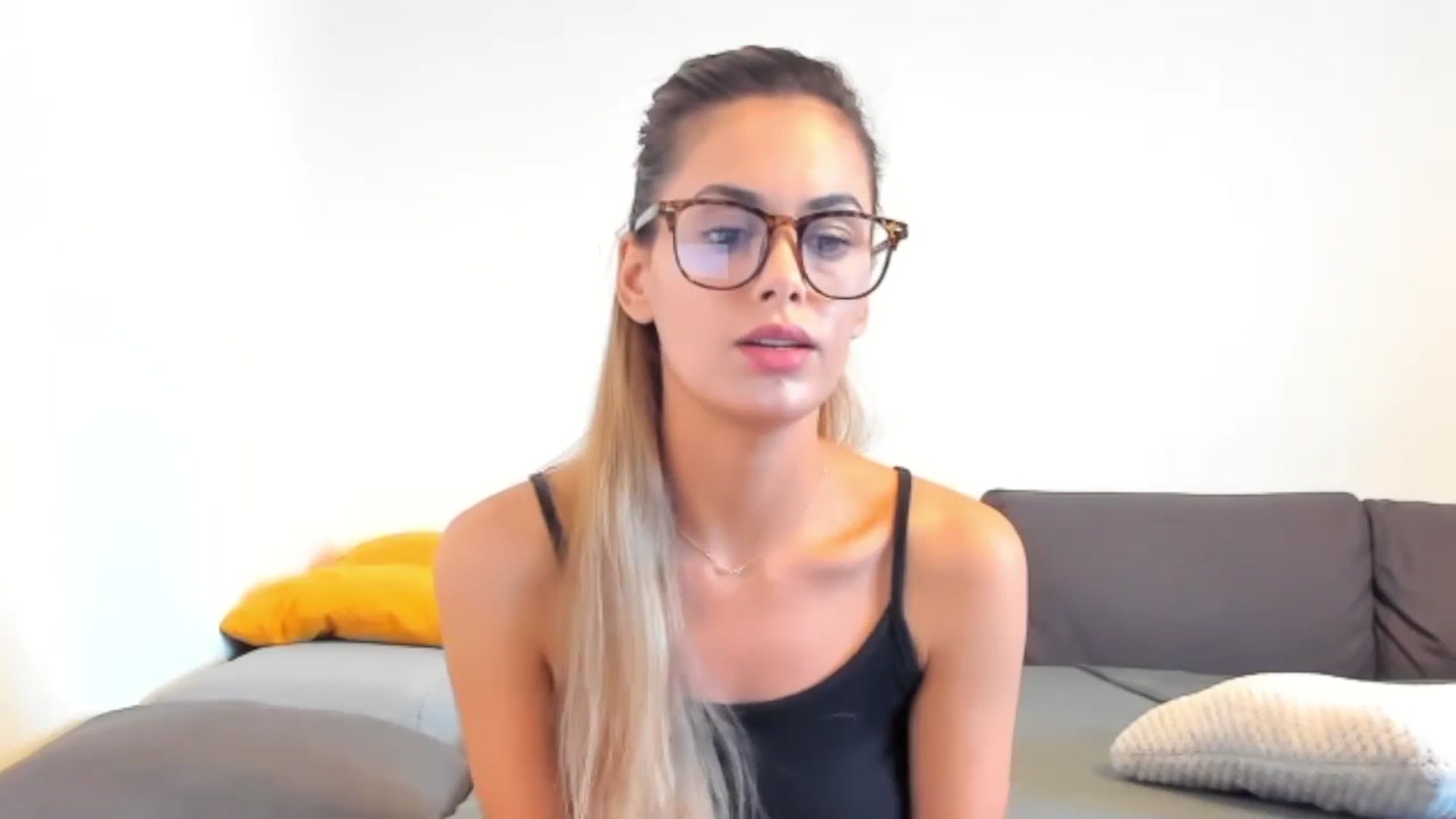 Gallery image thumbnail from Tweety_'s myfreecams stream on, 10/10/2025, 13:39 image 13 of 20