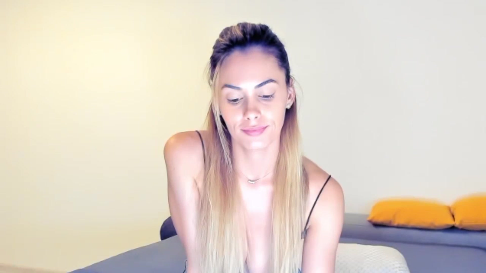 Gallery image thumbnail from Tweety_'s myfreecams stream on, 10/24/2025, 16:36 image 5 of 20