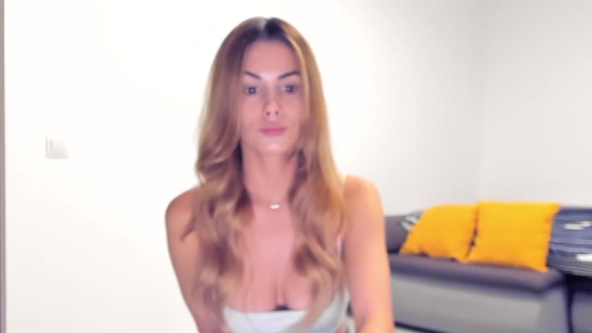 Gallery image thumbnail from Tweety_'s myfreecams stream on, 11/01/2025, 15:42 image 15 of 20