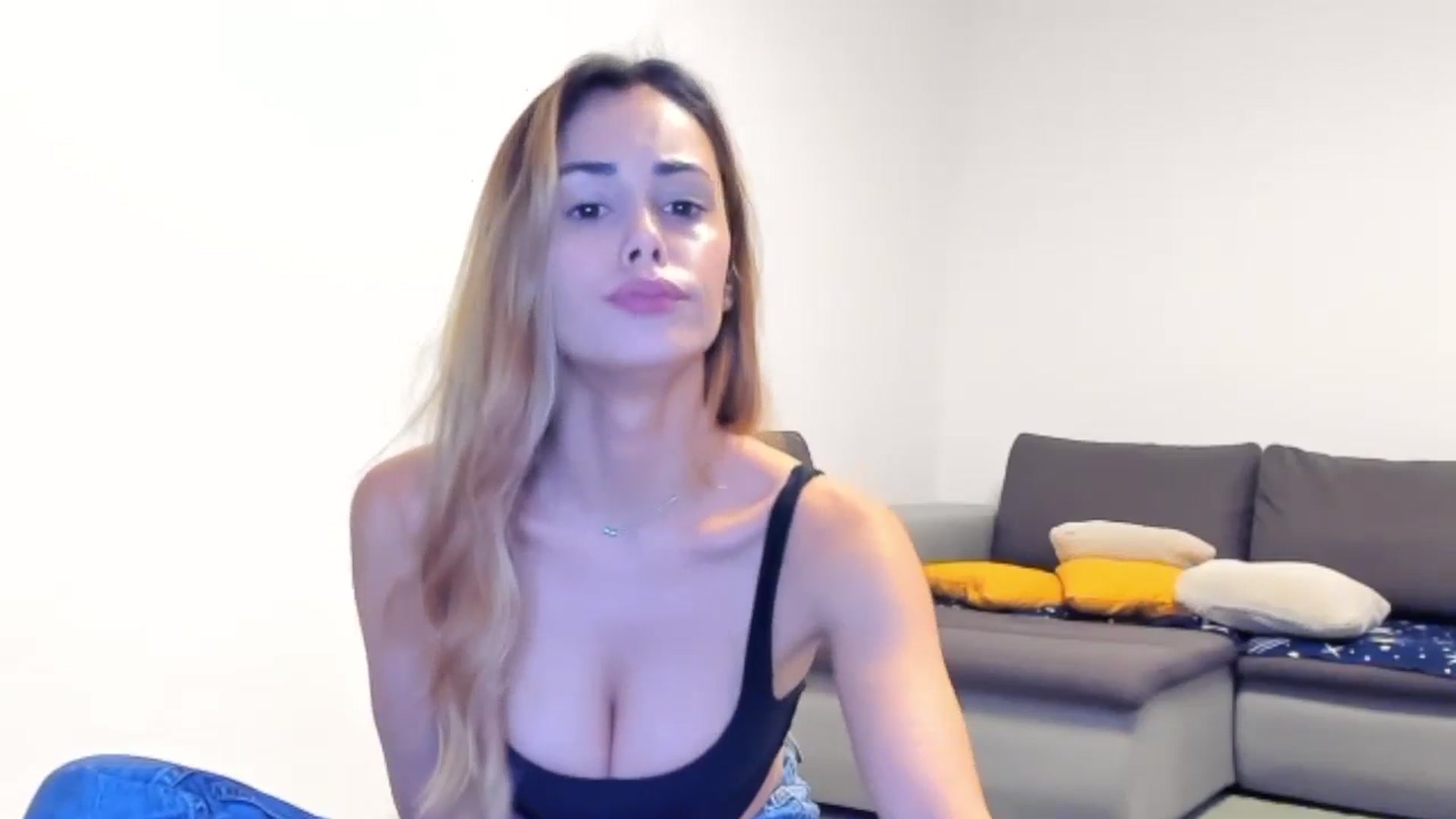 Gallery image thumbnail from Tweety_'s myfreecams stream on, 01/09/2026, 19:31 image 15 of 20