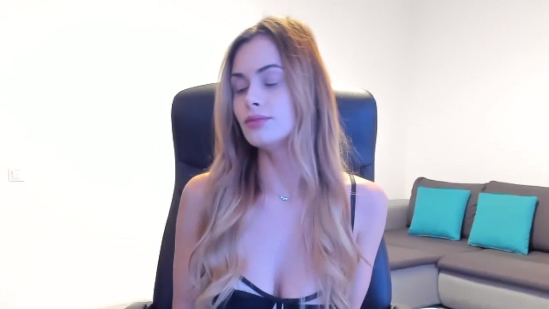 Gallery image thumbnail from Tweety_'s myfreecams stream on, 01/21/2026, 15:09 image 5 of 20