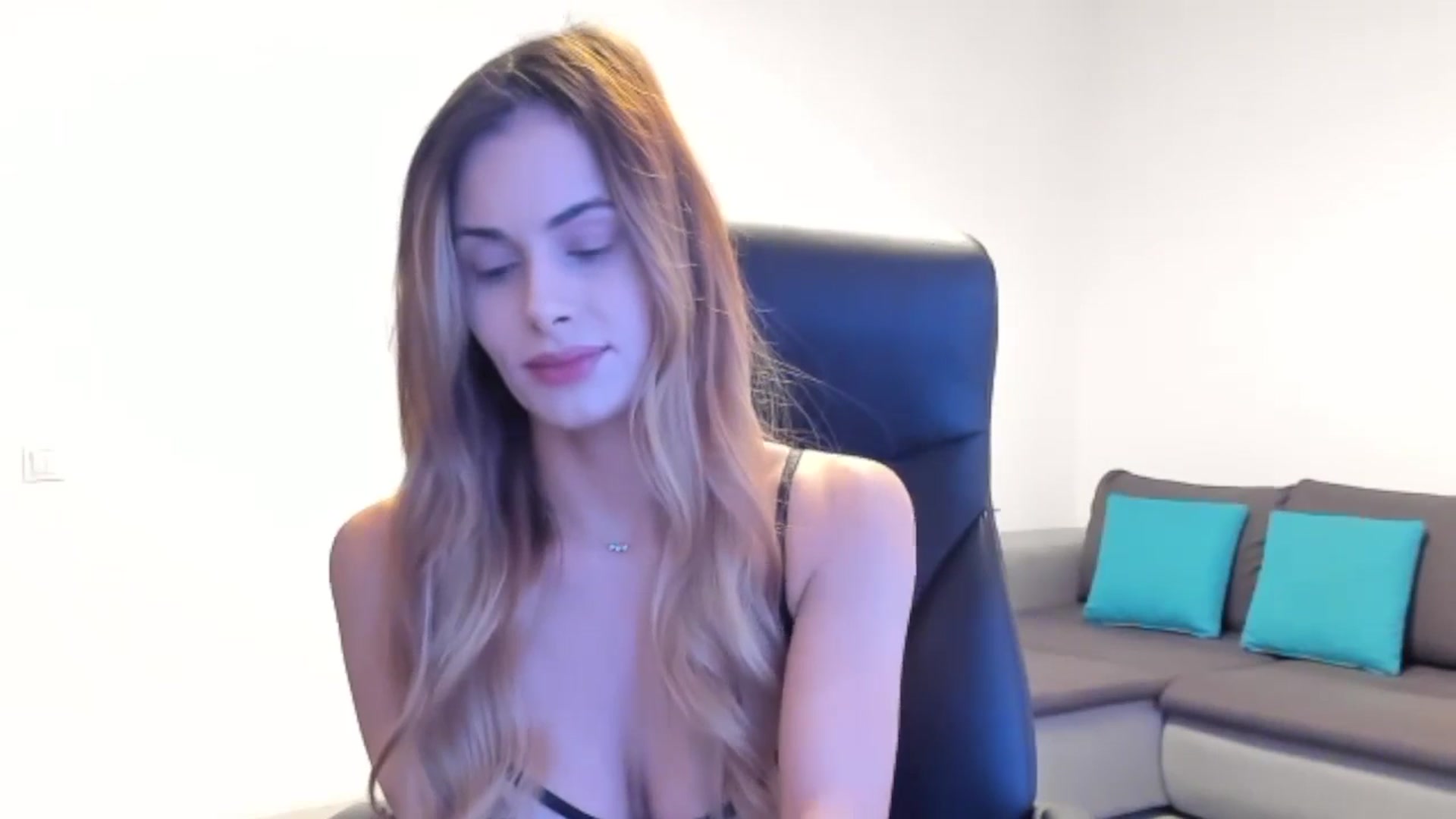 Gallery image thumbnail from Tweety_'s myfreecams stream on, 01/21/2026, 15:09 image 12 of 20