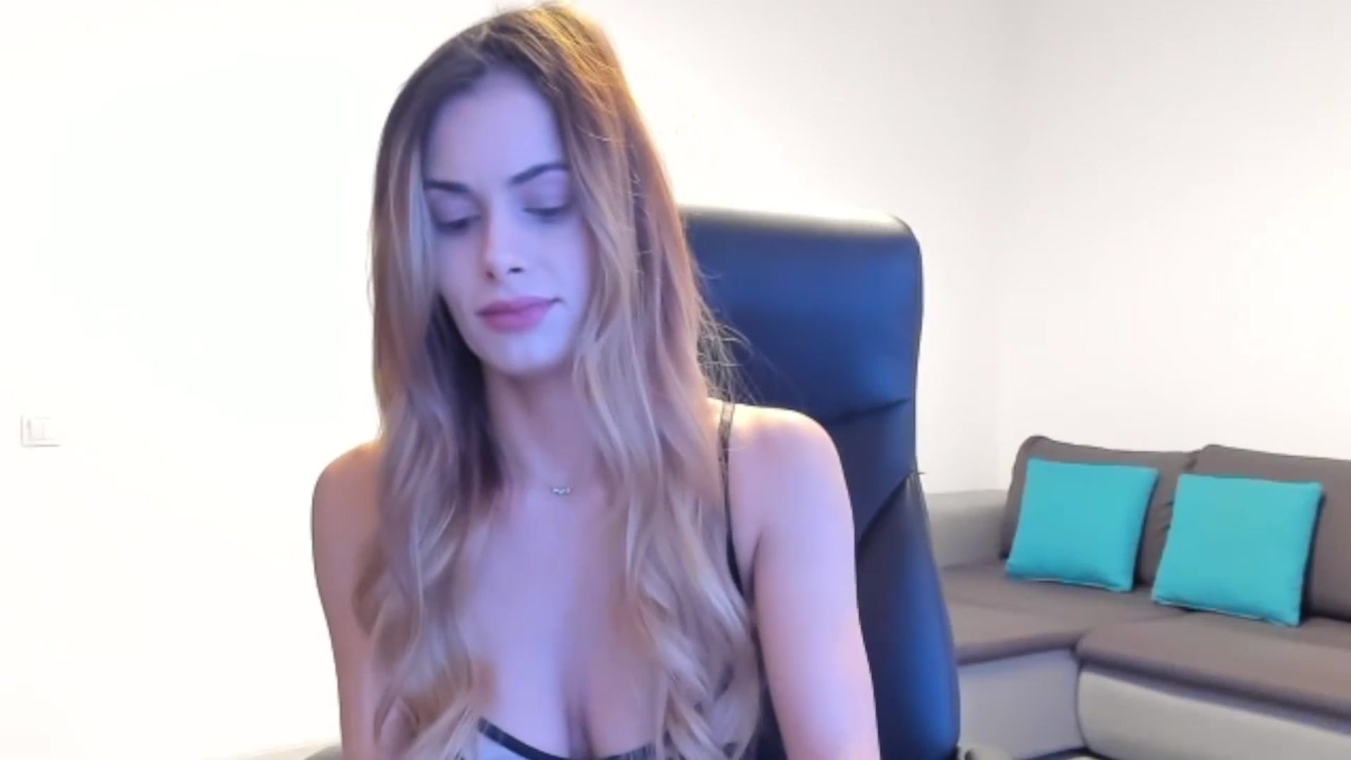 Gallery image thumbnail from Tweety_'s myfreecams stream on, 01/21/2026, 15:09 image 4 of 20