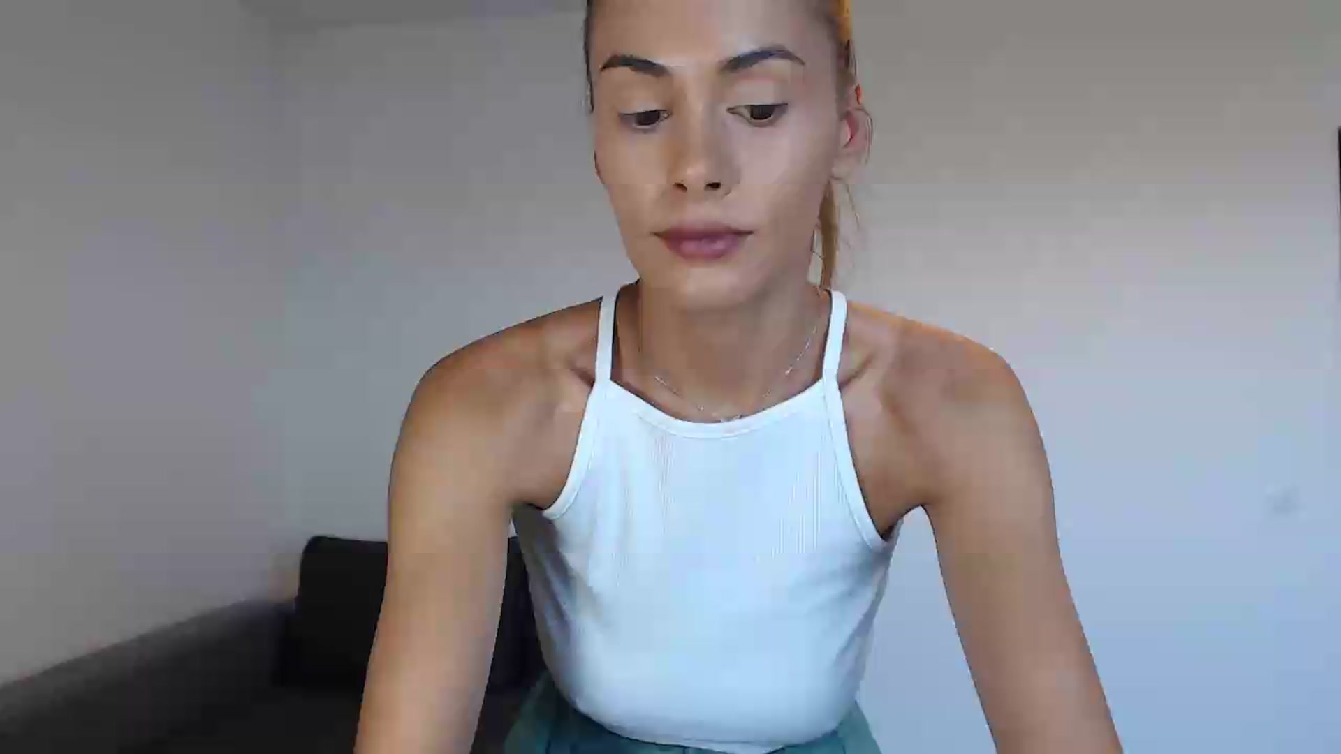Gallery image thumbnail from Tweety_'s myfreecams stream on, 08/11/2026, 12:55 image 17 of 20
