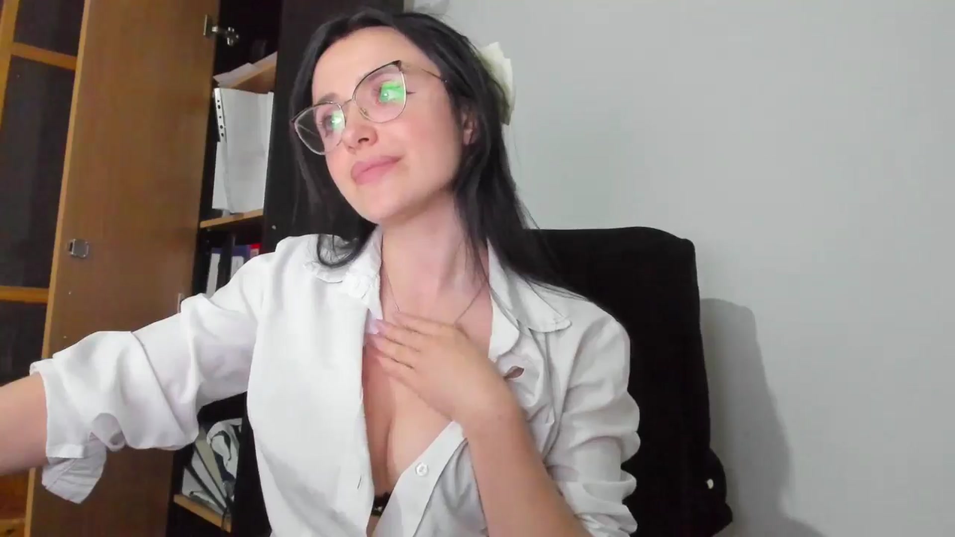 Gallery image thumbnail from Twinkle_Fire's myfreecams stream on, 05/14/2024, 18:20 image 12 of 20