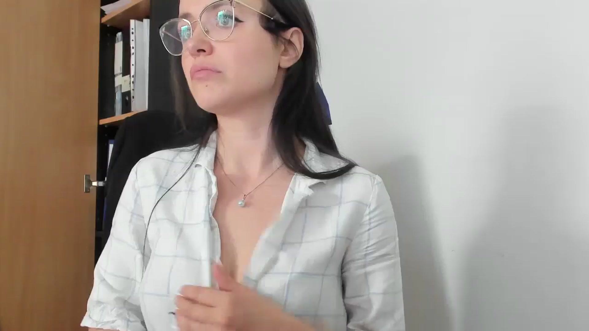 Gallery image thumbnail from Twinkle_Fire's myfreecams stream on, 05/30/2024, 16:30 image 17 of 20