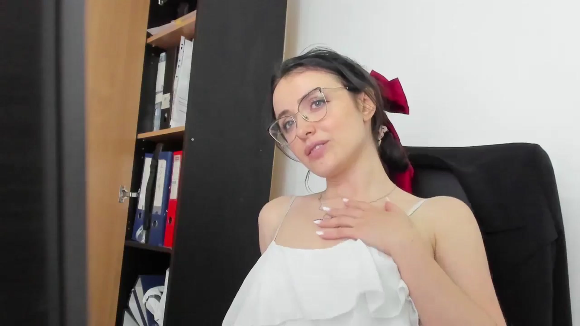 Gallery image thumbnail from Twinkle_Fire's myfreecams stream on, 06/04/2024, 15:17 image 4 of 20