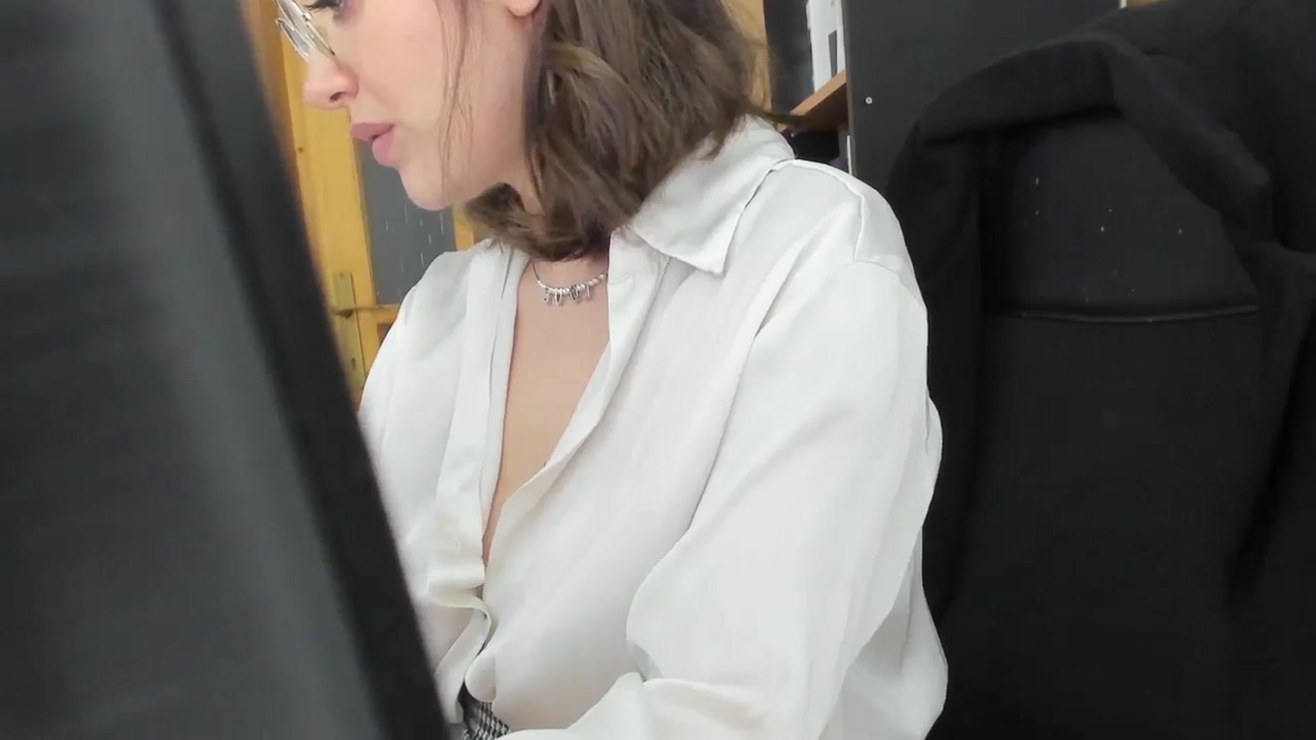 Gallery image thumbnail from Twinkle_Fire's myfreecams stream on, 11/12/2024, 12:59 image 19 of 20