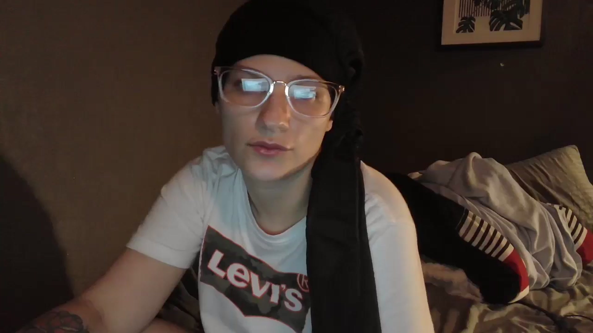 Gallery image thumbnail from Twistedkitty8's myfreecams stream on, 12/16/2024, 12:53 image 6 of 20