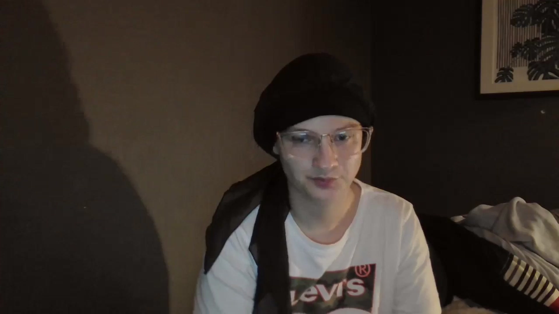 Gallery image thumbnail from Twistedkitty8's myfreecams stream on, 12/16/2024, 12:53 image 11 of 20