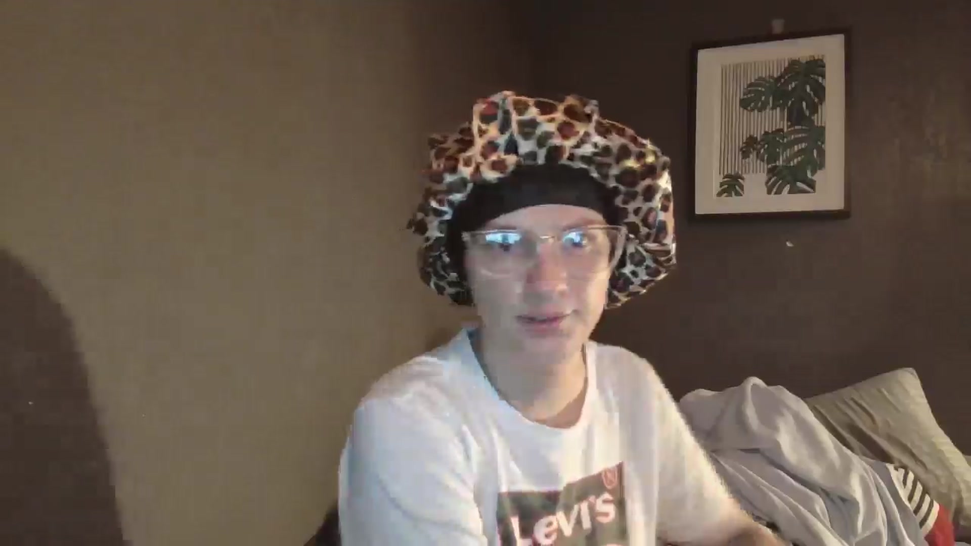 Gallery image thumbnail from Twistedkitty8's myfreecams stream on, 12/16/2024, 13:59 image 11 of 20