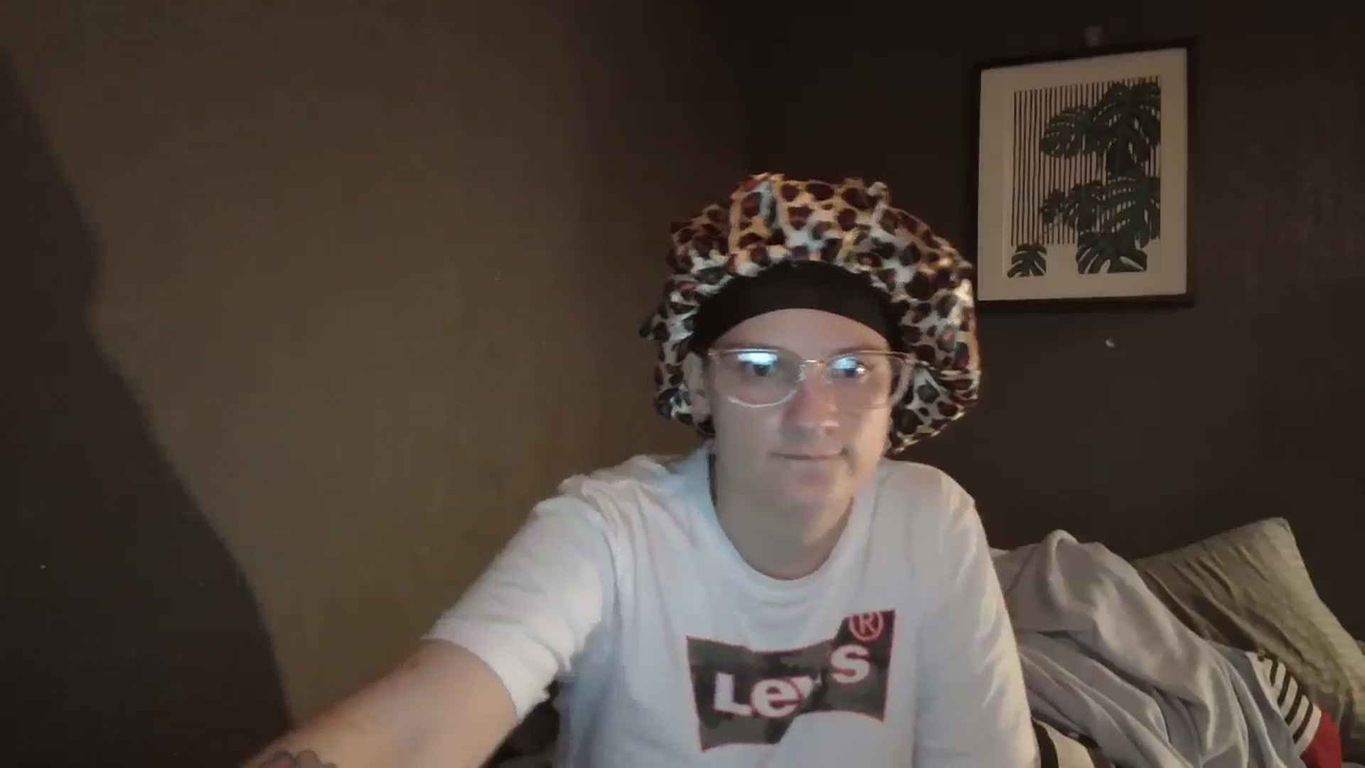 Gallery image thumbnail from Twistedkitty8's myfreecams stream on, 12/16/2024, 13:59 image 10 of 20