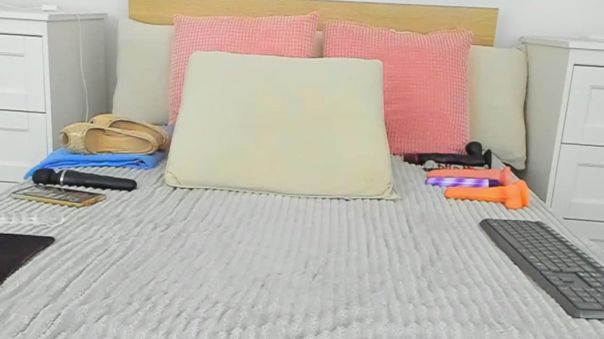 Gallery image thumbnail from TyaRussel's myfreecams stream on, 10/25/2024, 21:18 image 6 of 20
