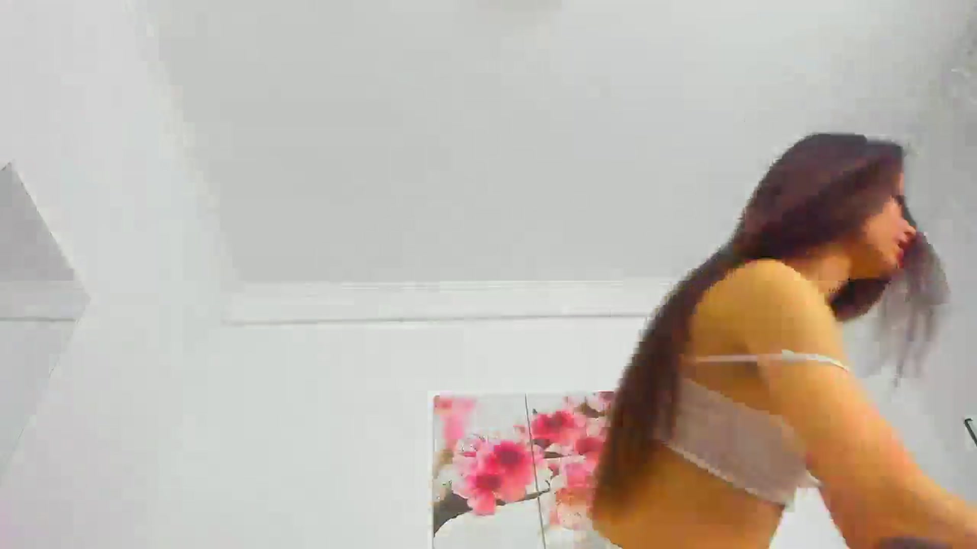 Gallery image thumbnail from TyaRussel's myfreecams stream on, 03/03/2025, 23:39 image 12 of 20