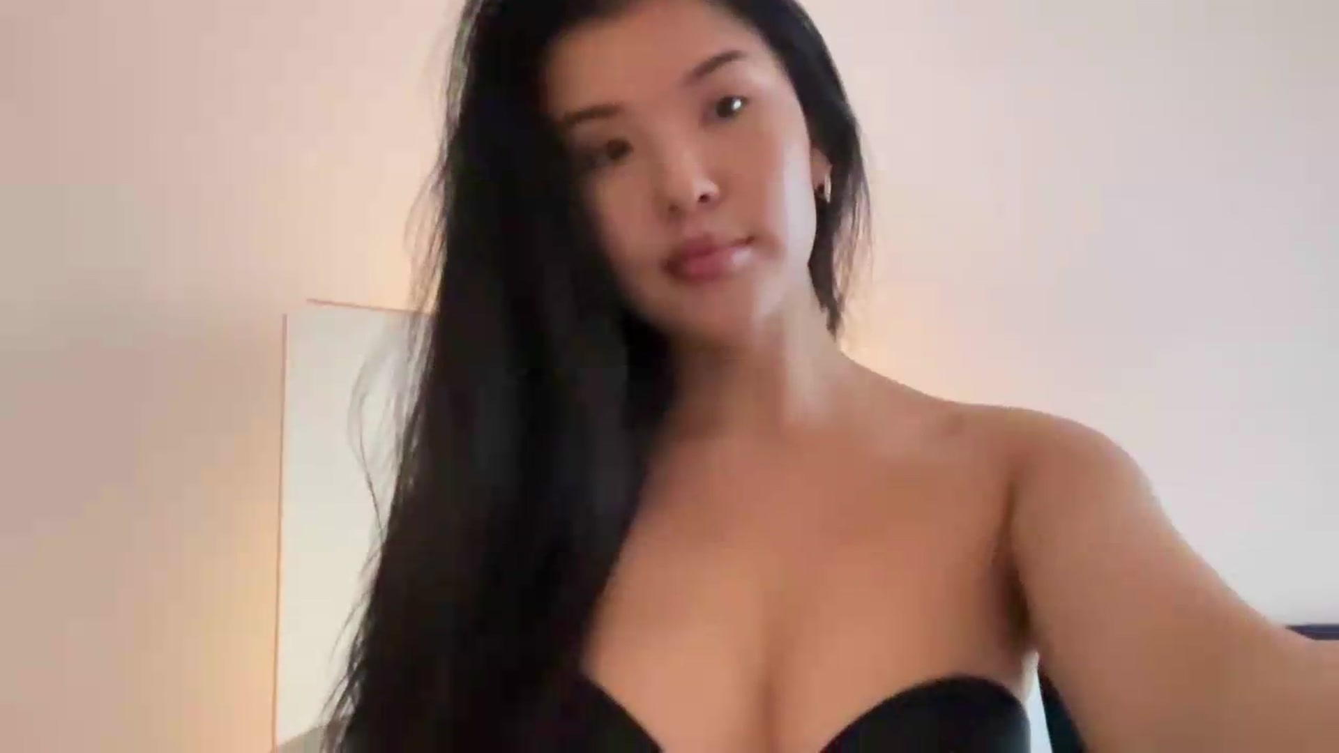 Gallery image thumbnail from Tyhdkolsd's myfreecams stream on, 07/24/2026, 12:14 image 9 of 20