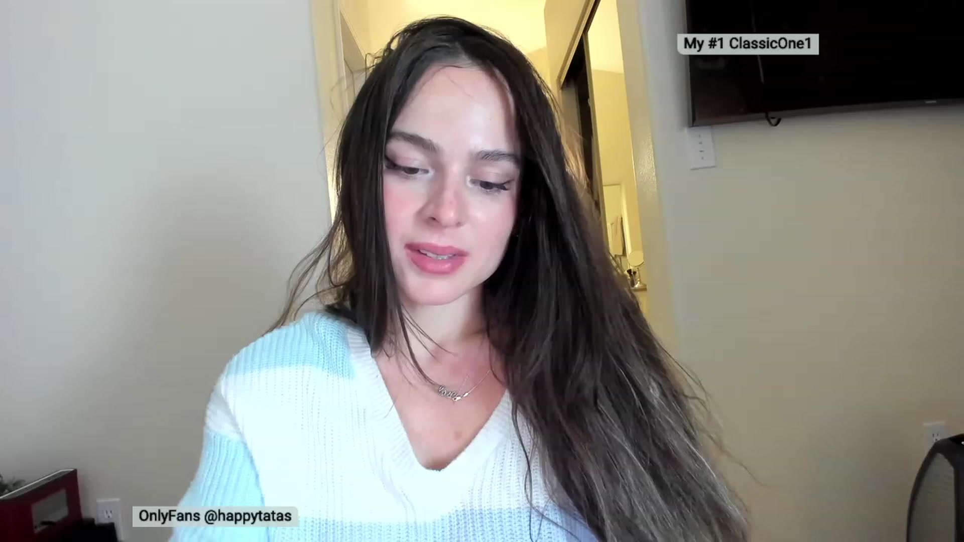 Gallery image thumbnail from TyleyCriss's myfreecams stream on, 11/22/2022, 03:38 image 16 of 20