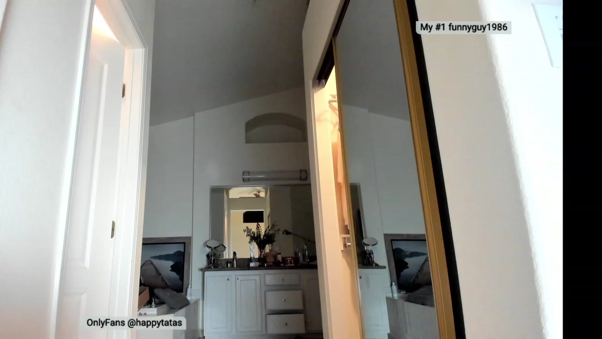 Gallery image thumbnail from TyleyCriss's myfreecams stream on, 11/28/2022, 05:24 image 8 of 20