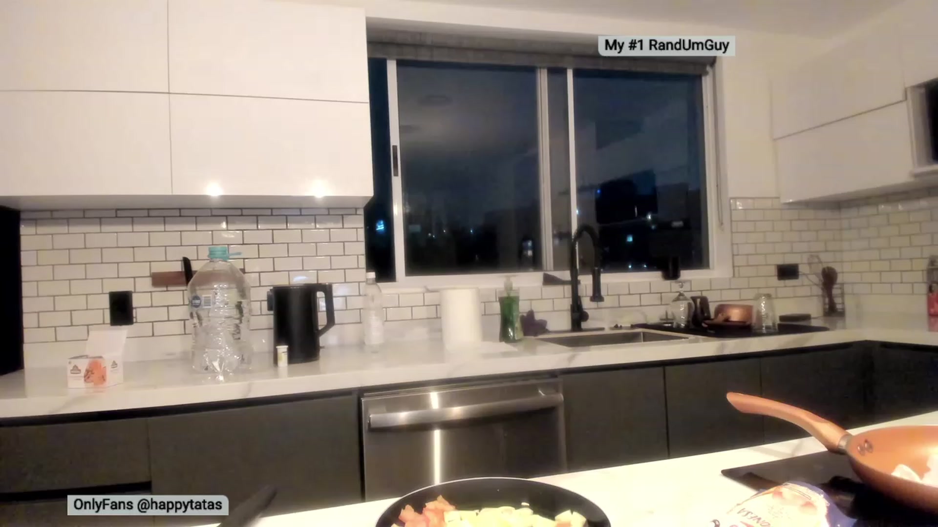 Gallery image thumbnail from TyleyCriss's myfreecams stream on, 06/26/2023, 03:16 image 12 of 20