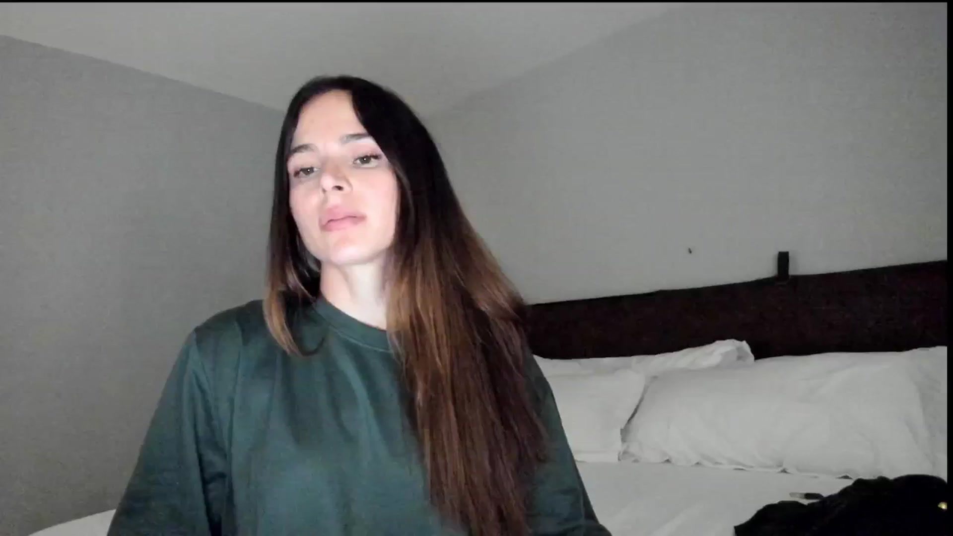 Gallery image thumbnail from TyleyCriss's myfreecams stream on, 01/03/2025, 24:54 image 20 of 20