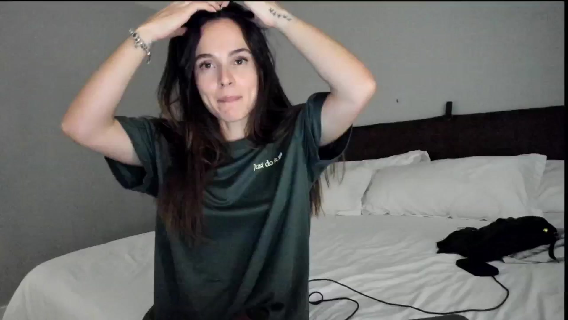 Gallery image thumbnail from TyleyCriss's myfreecams stream on, 01/03/2025, 24:54 image 4 of 20