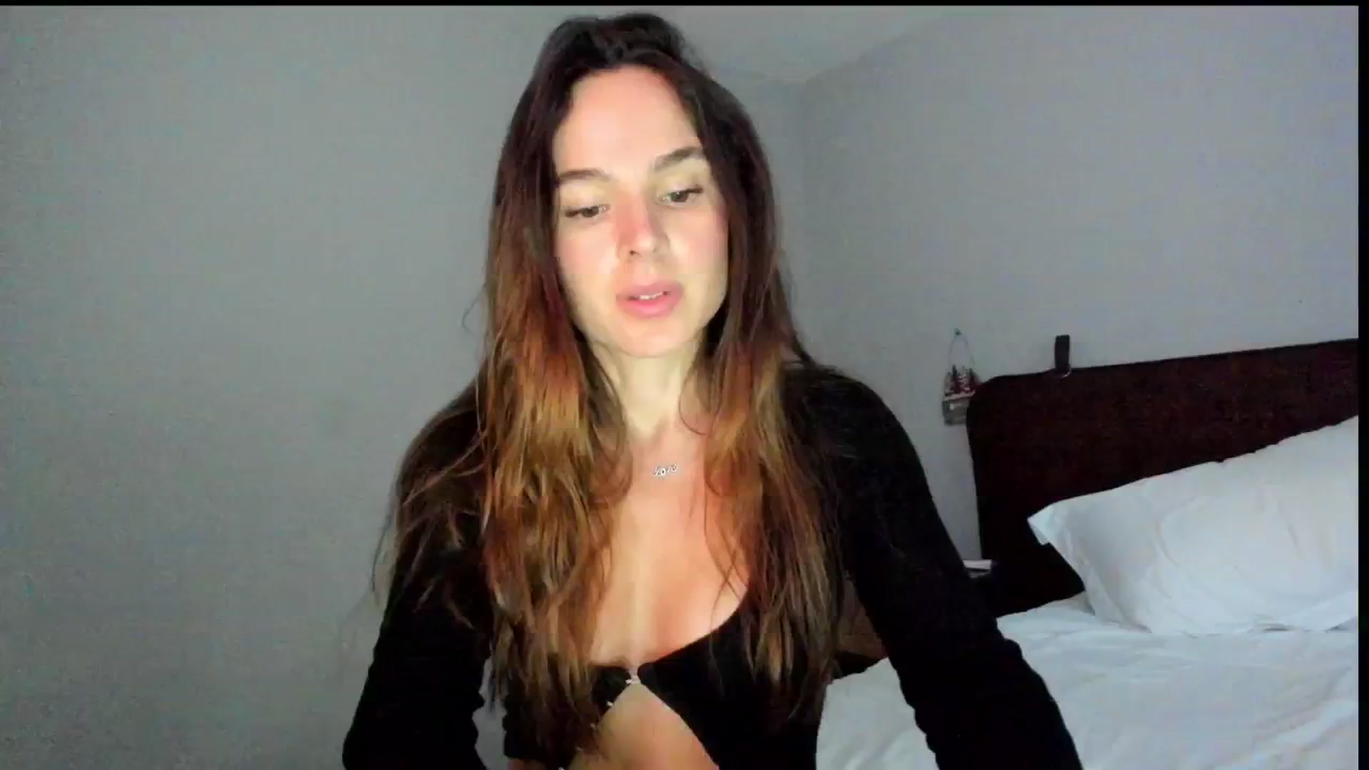 Gallery image thumbnail from TyleyCriss's myfreecams stream on, 01/05/2025, 22:18 image 15 of 20