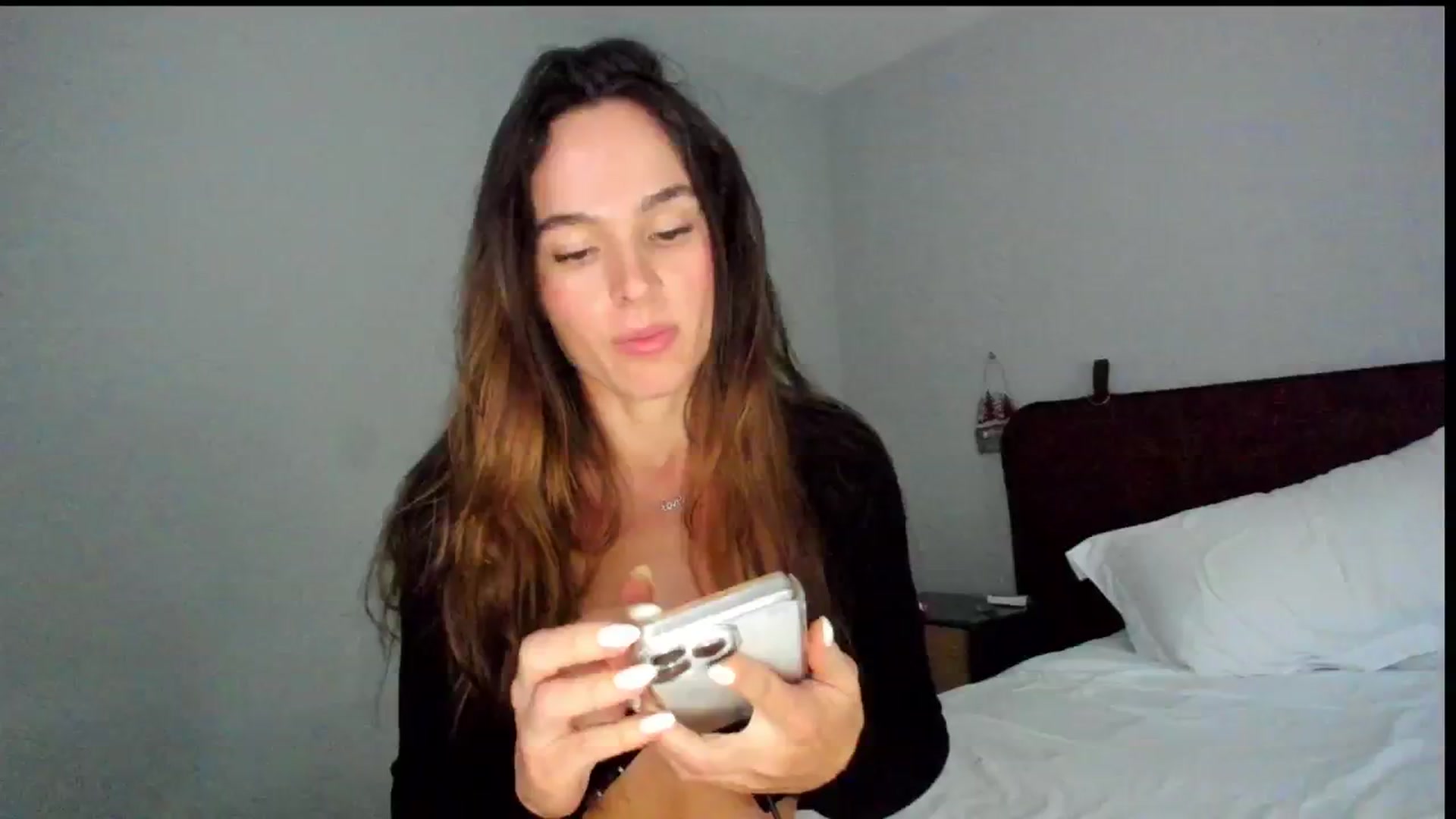 Gallery image thumbnail from TyleyCriss's myfreecams stream on, 01/05/2025, 22:18 image 13 of 20