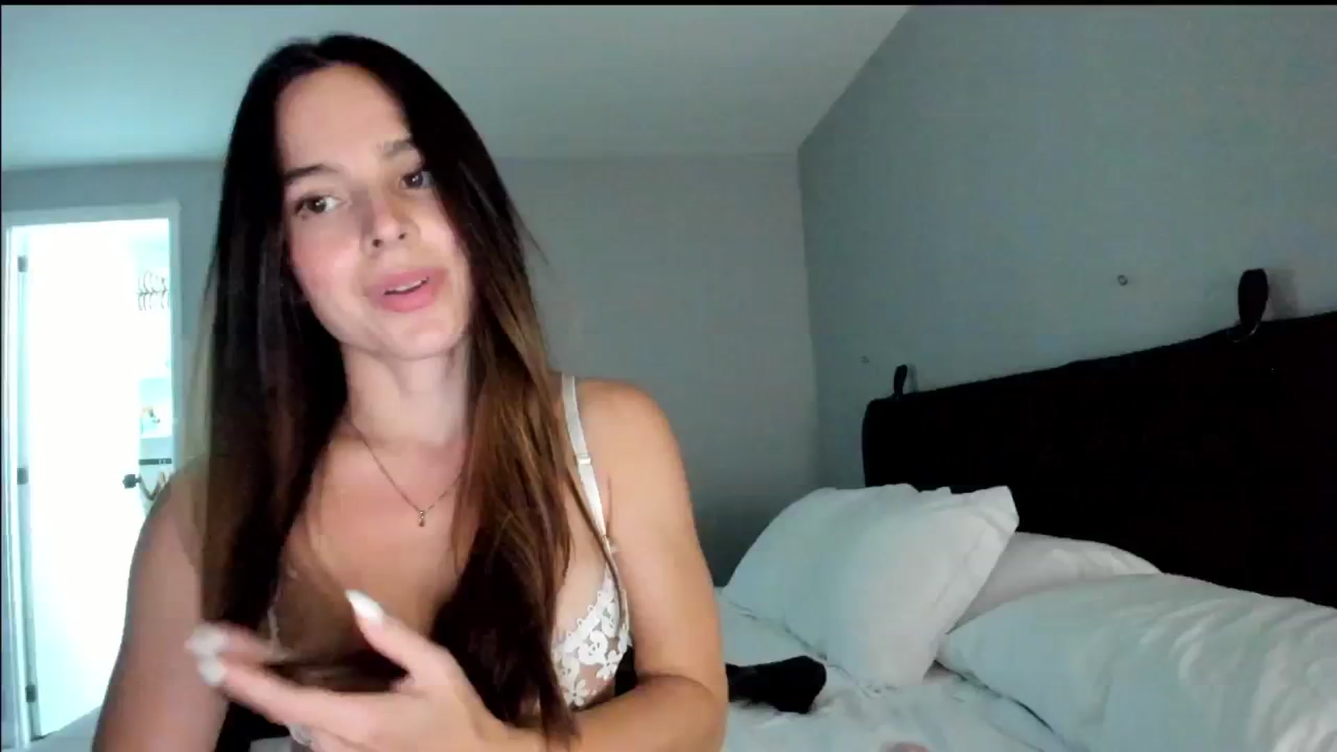 Gallery image thumbnail from TyleyCriss's myfreecams stream on, 01/08/2025, 03:52 image 11 of 20