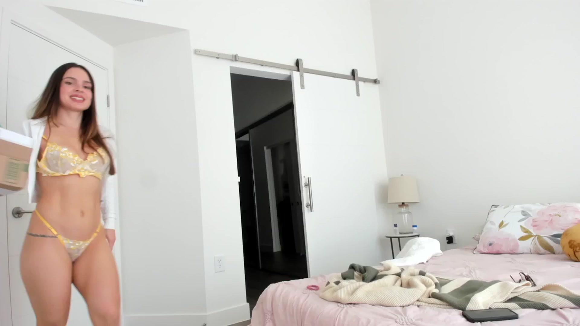 Gallery image thumbnail from TyleyCriss's myfreecams stream on, 03/18/2025, 24:43 image 3 of 20