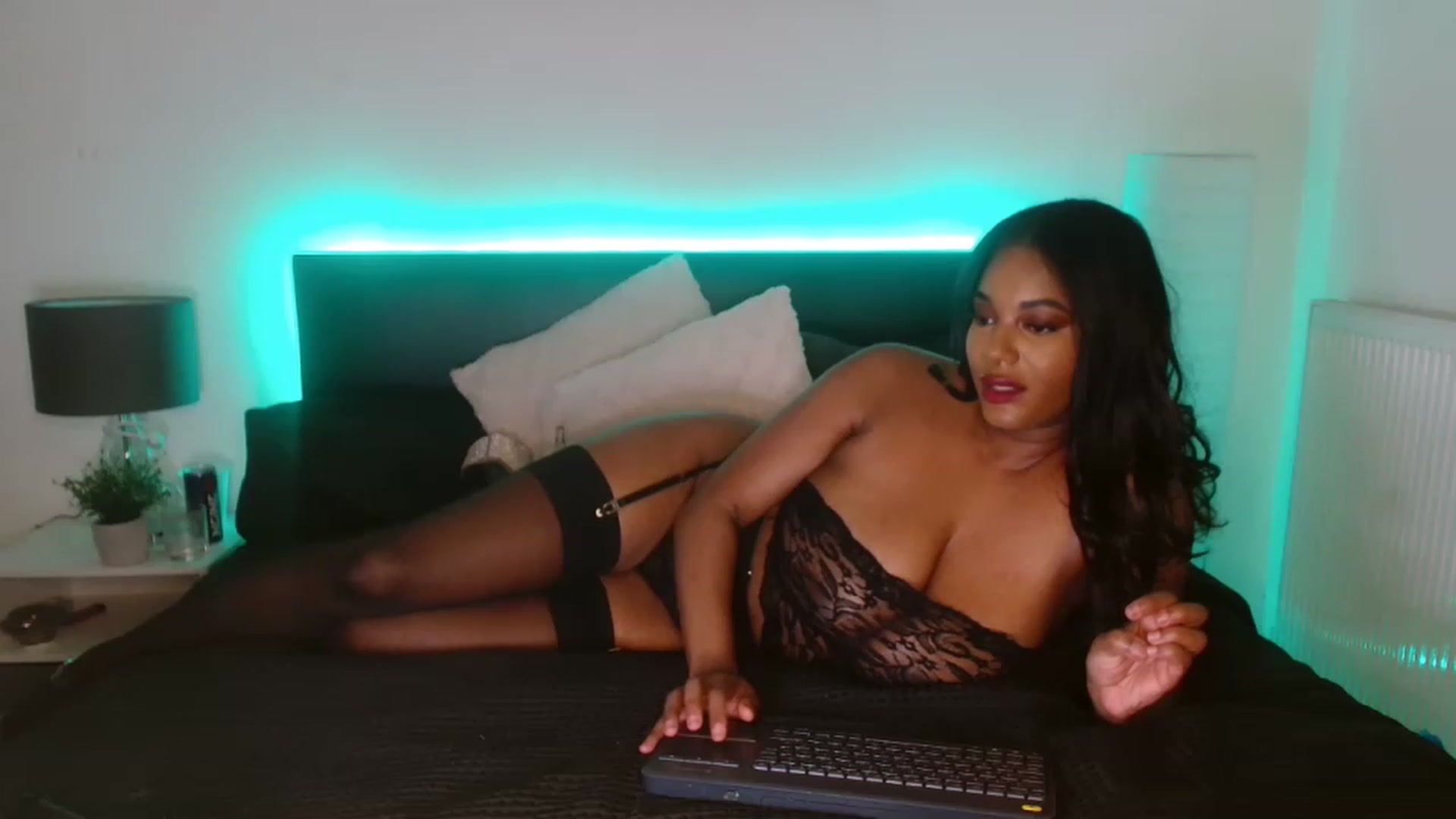 Gallery image thumbnail from TyraDixonxxx's myfreecams stream on, 06/12/2023, 02:33 image 13 of 20