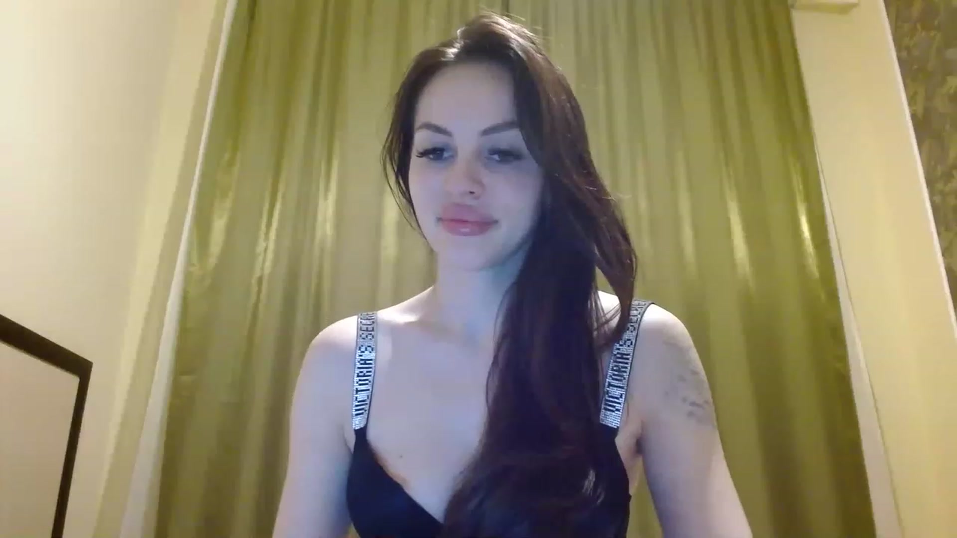 Gallery image thumbnail from UGLYGIRL_'s myfreecams stream on, 01/31/2023, 22:34 image 13 of 20