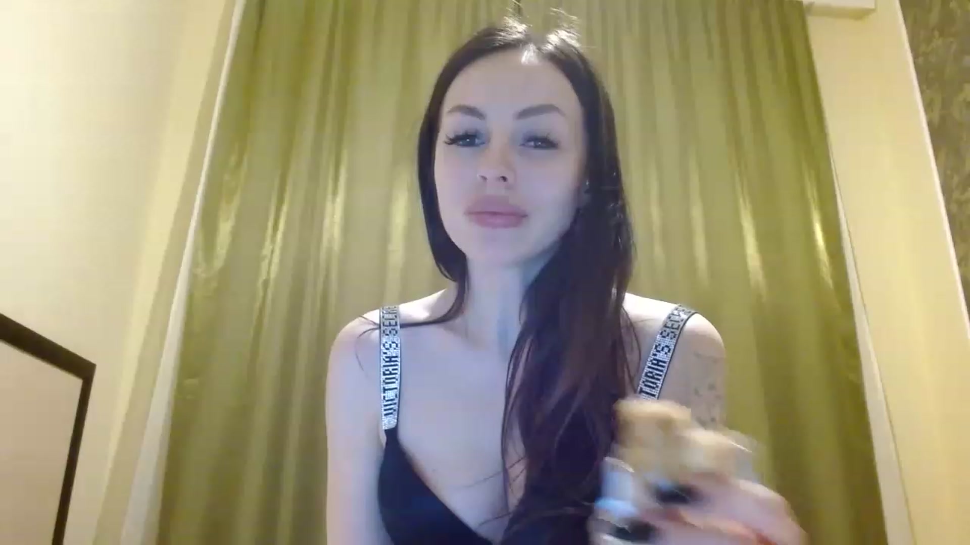 Gallery image thumbnail from UGLYGIRL_'s myfreecams stream on, 01/31/2023, 22:34 image 6 of 20