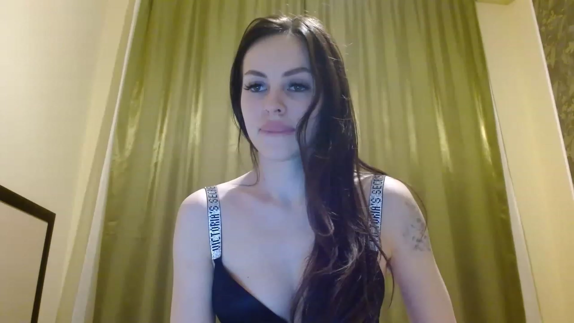 Gallery image thumbnail from UGLYGIRL_'s myfreecams stream on, 01/31/2023, 22:34 image 15 of 20