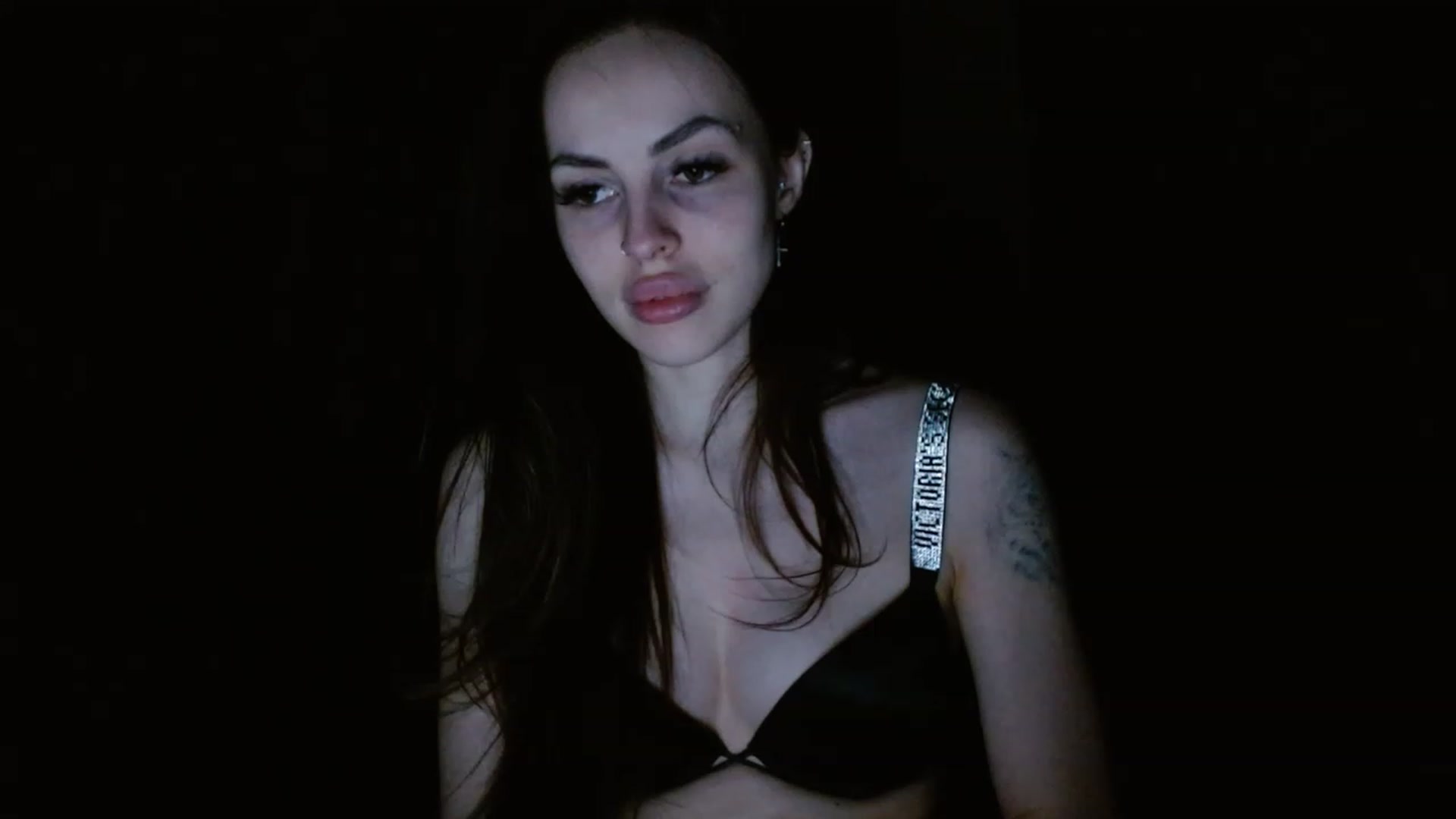 Gallery image thumbnail from UGLYGIRL_'s myfreecams stream on, 02/01/2023, 02:30 image 9 of 20