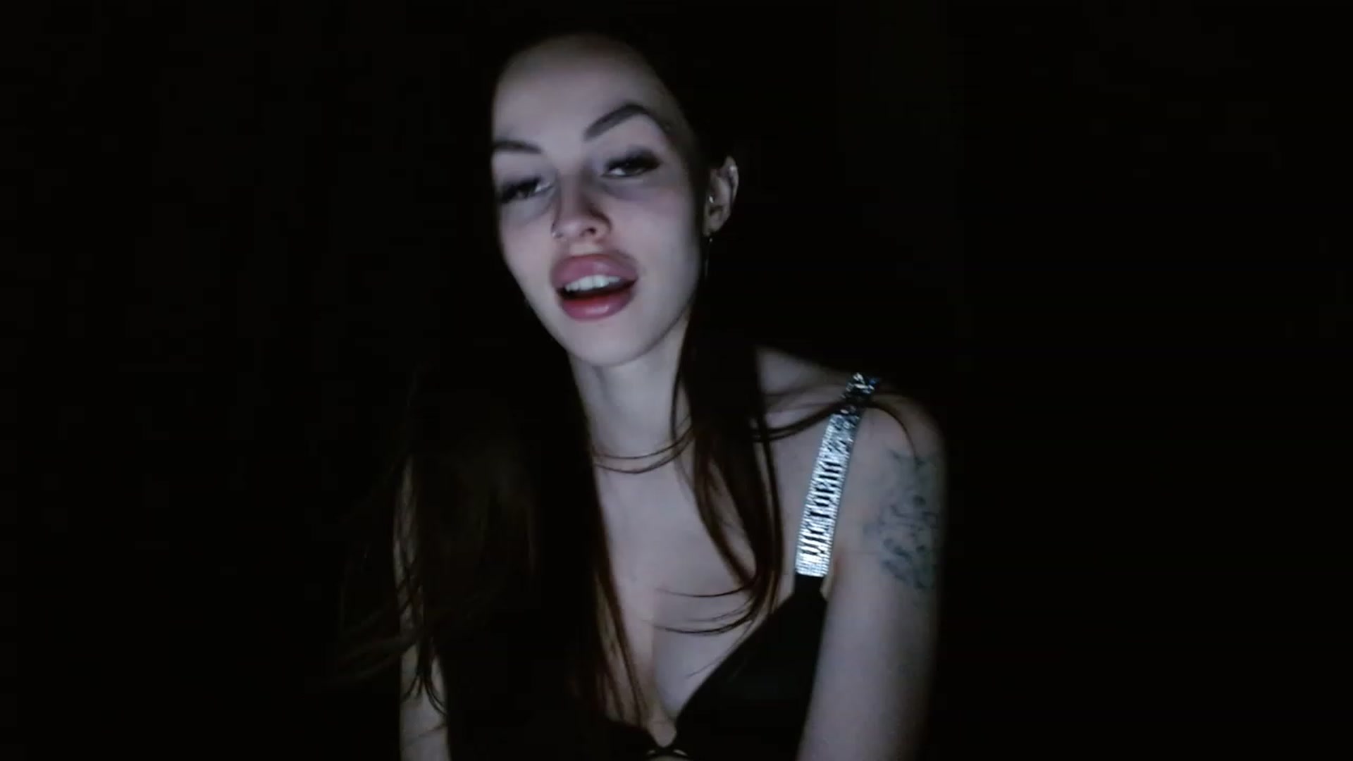 Gallery image thumbnail from UGLYGIRL_'s myfreecams stream on, 02/01/2023, 02:30 image 14 of 20