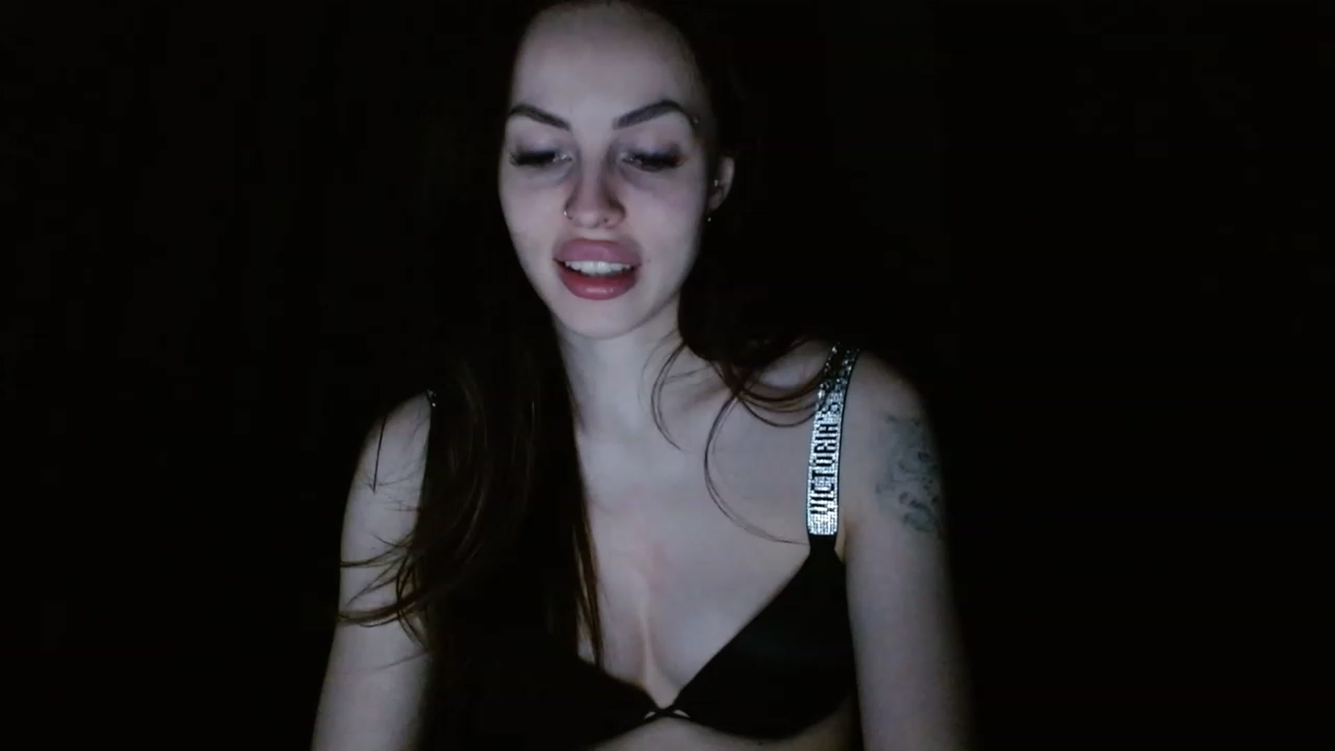 Gallery image thumbnail from UGLYGIRL_'s myfreecams stream on, 02/01/2023, 02:30 image 6 of 20