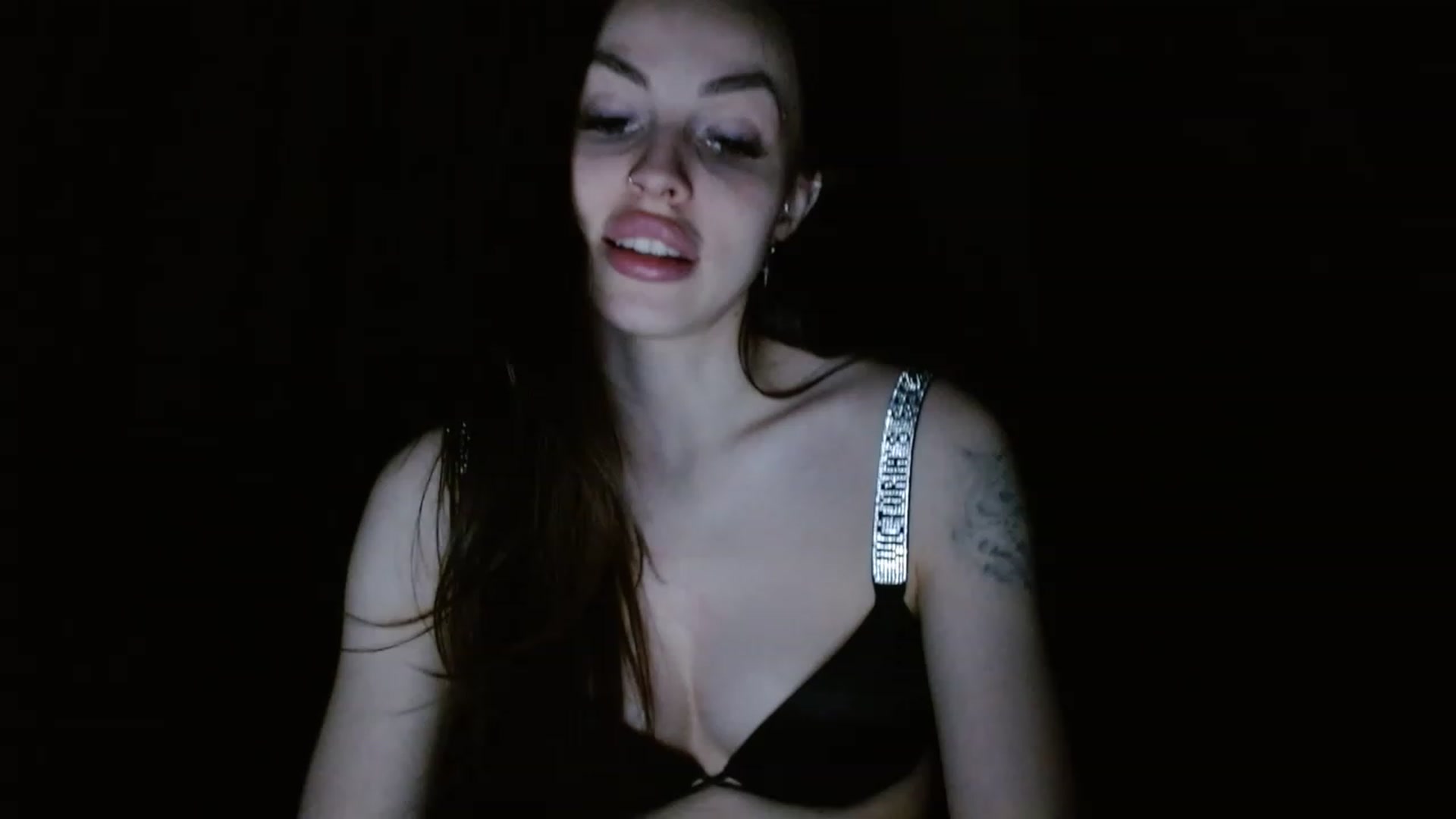 Gallery image thumbnail from UGLYGIRL_'s myfreecams stream on, 02/01/2023, 02:30 image 11 of 20
