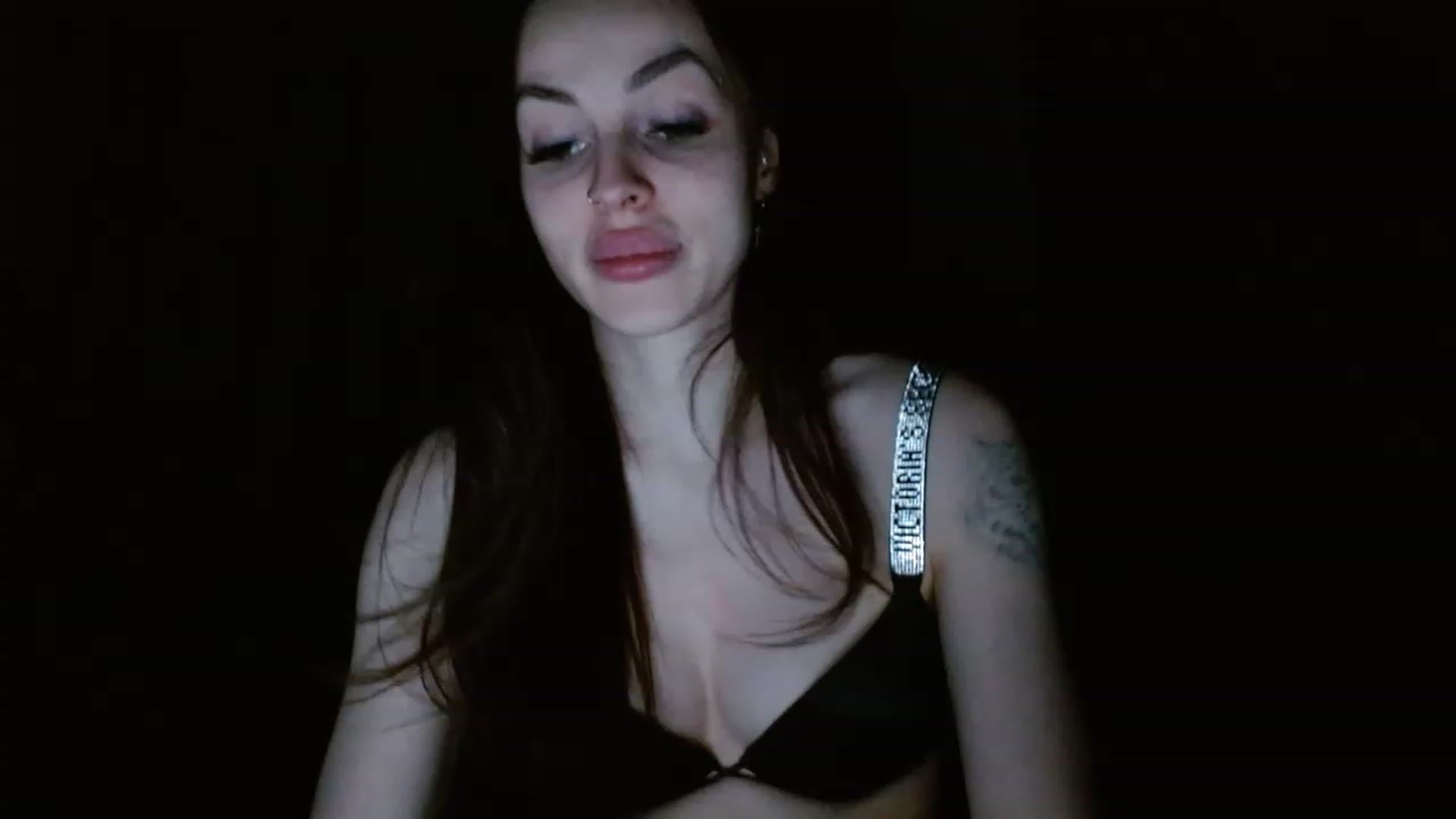 Gallery image thumbnail from UGLYGIRL_'s myfreecams stream on, 02/01/2023, 02:30 image 8 of 20
