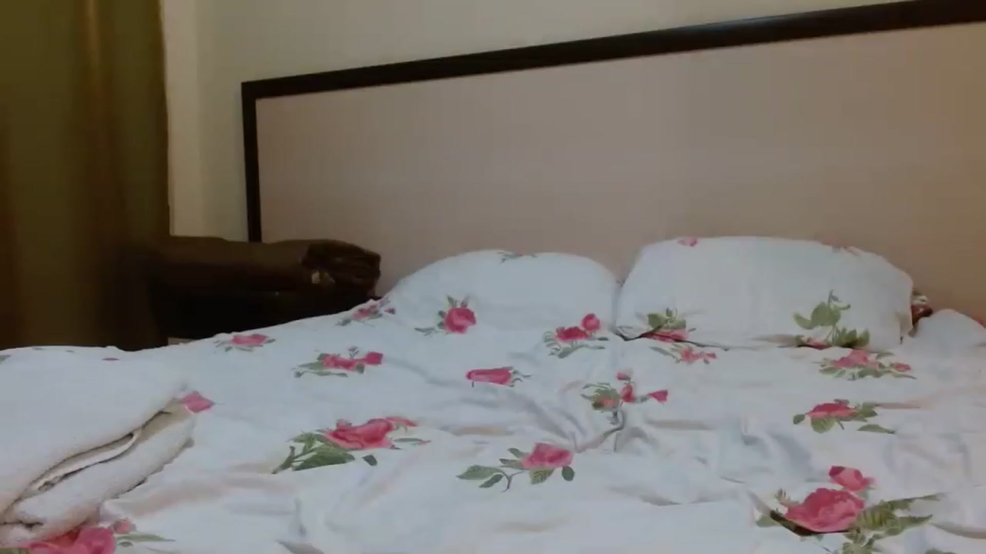 Gallery image thumbnail from UGLYGIRL_'s myfreecams stream on, 02/21/2023, 24:00 image 14 of 20