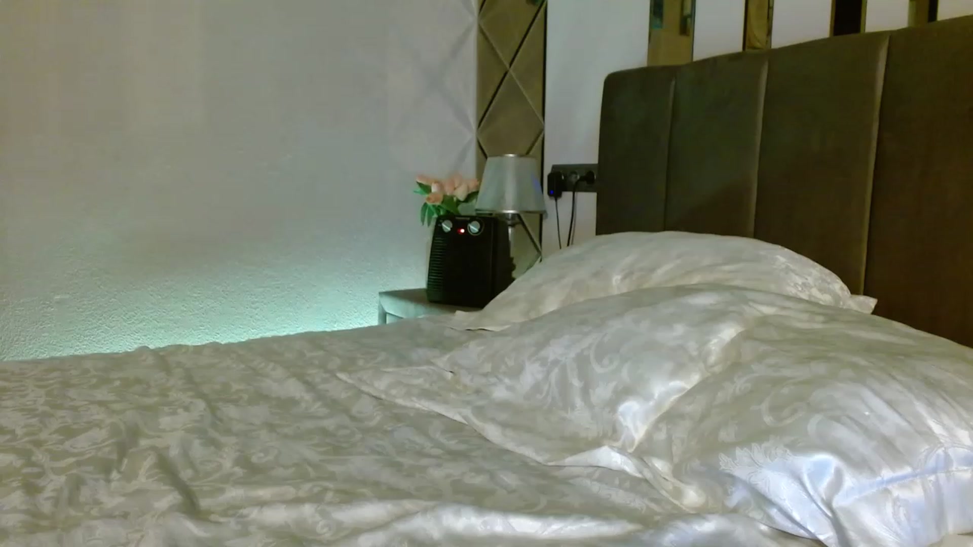 Gallery image thumbnail from UGLYGIRL_'s myfreecams stream on, 03/03/2023, 24:43 image 6 of 20