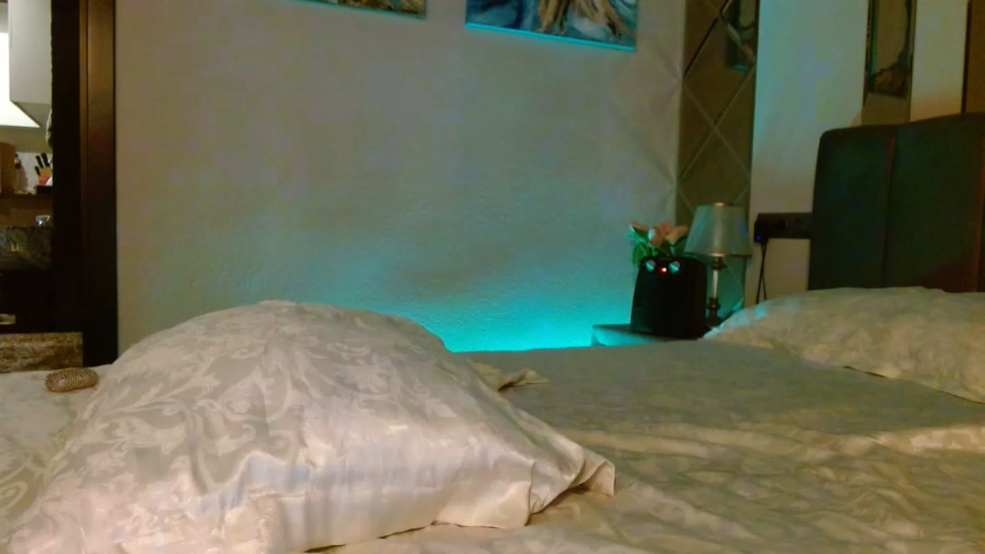 Gallery image thumbnail from UGLYGIRL_'s myfreecams stream on, 03/14/2023, 01:50 image 4 of 20