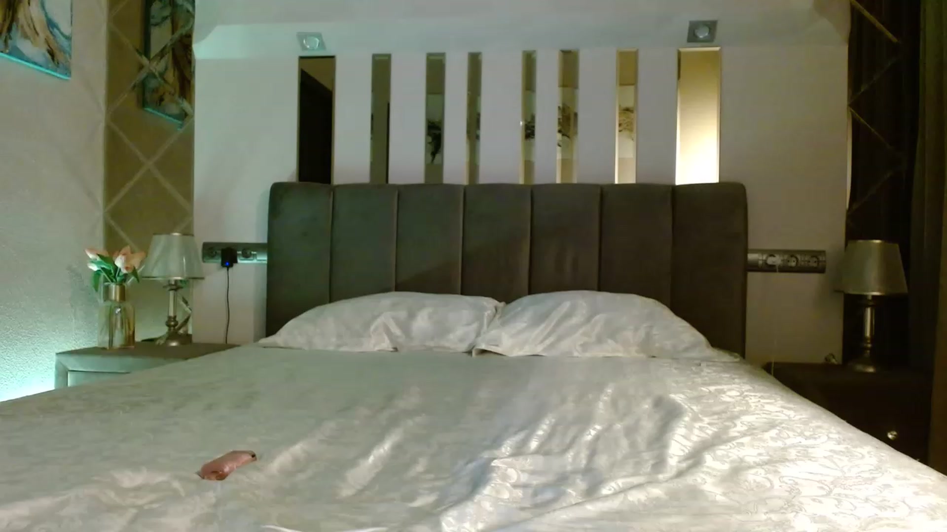 Gallery image thumbnail from UGLYGIRL_'s myfreecams stream on, 03/15/2023, 02:03 image 15 of 20