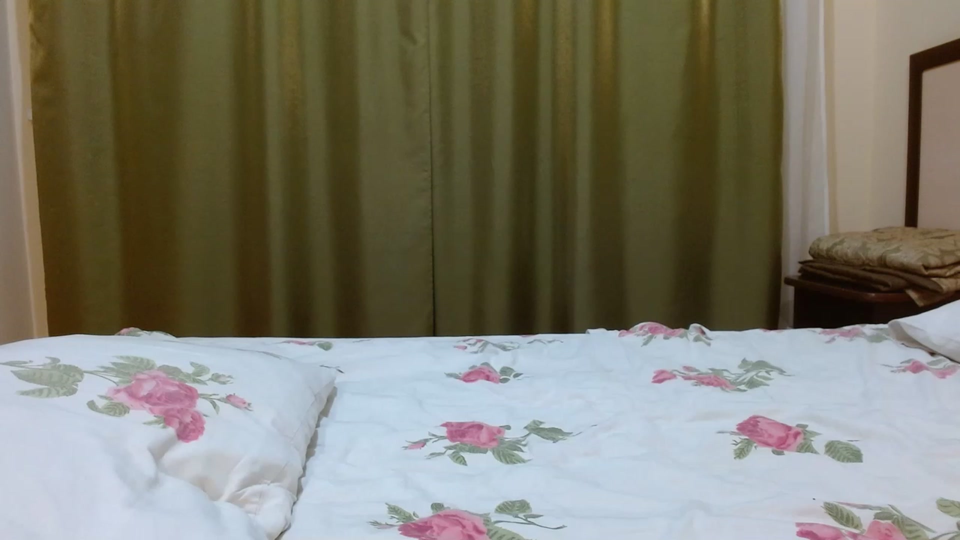 Gallery image thumbnail from UGLYGIRL_'s myfreecams stream on, 04/04/2023, 02:32 image 5 of 20