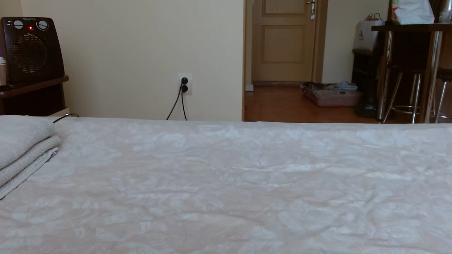 Gallery image thumbnail from UGLYGIRL_'s myfreecams stream on, 04/05/2023, 13:04 image 17 of 20