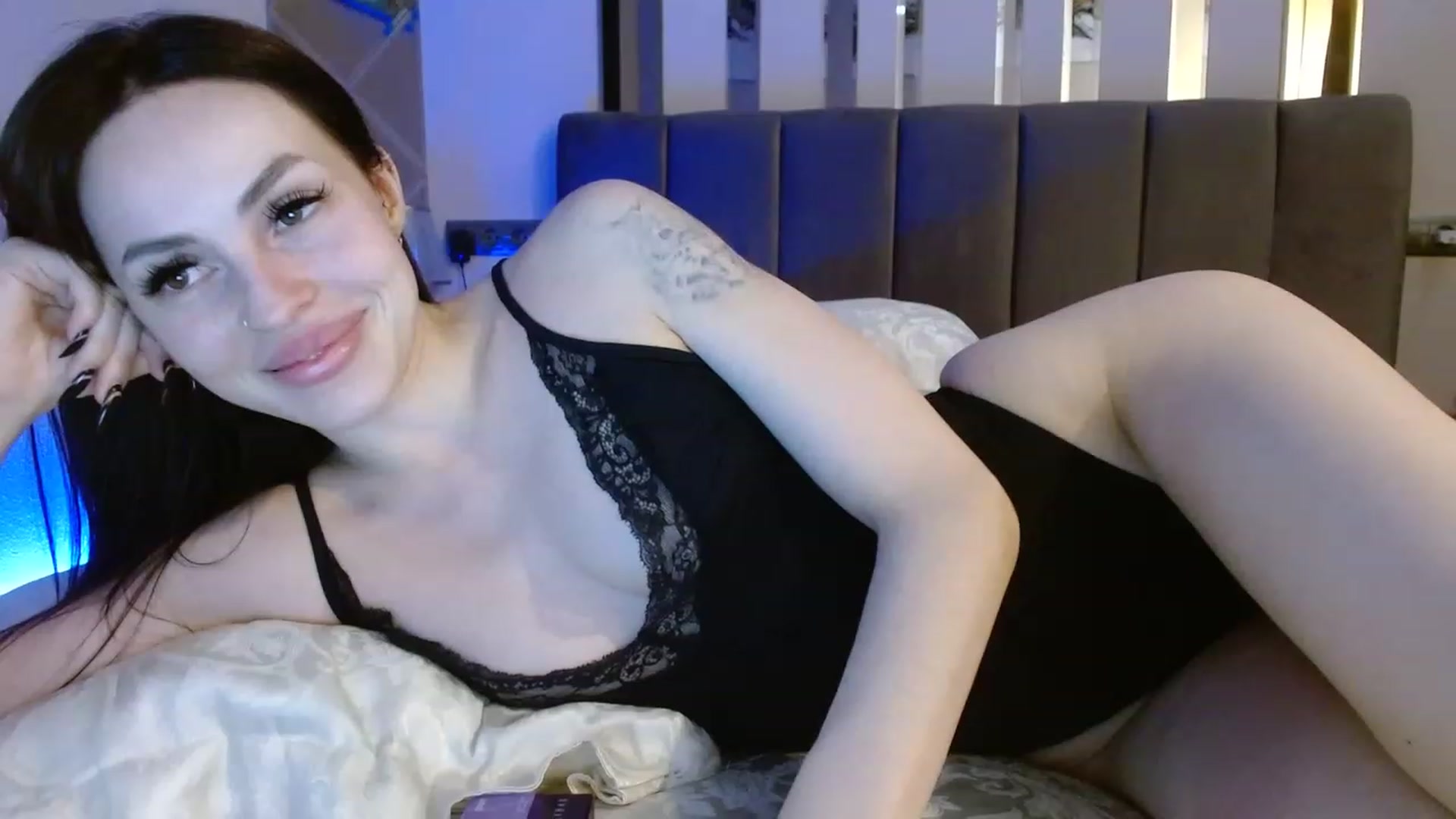 Gallery image thumbnail from UGLYGIRL_'s myfreecams stream on, 05/20/2023, 05:46 image 10 of 20