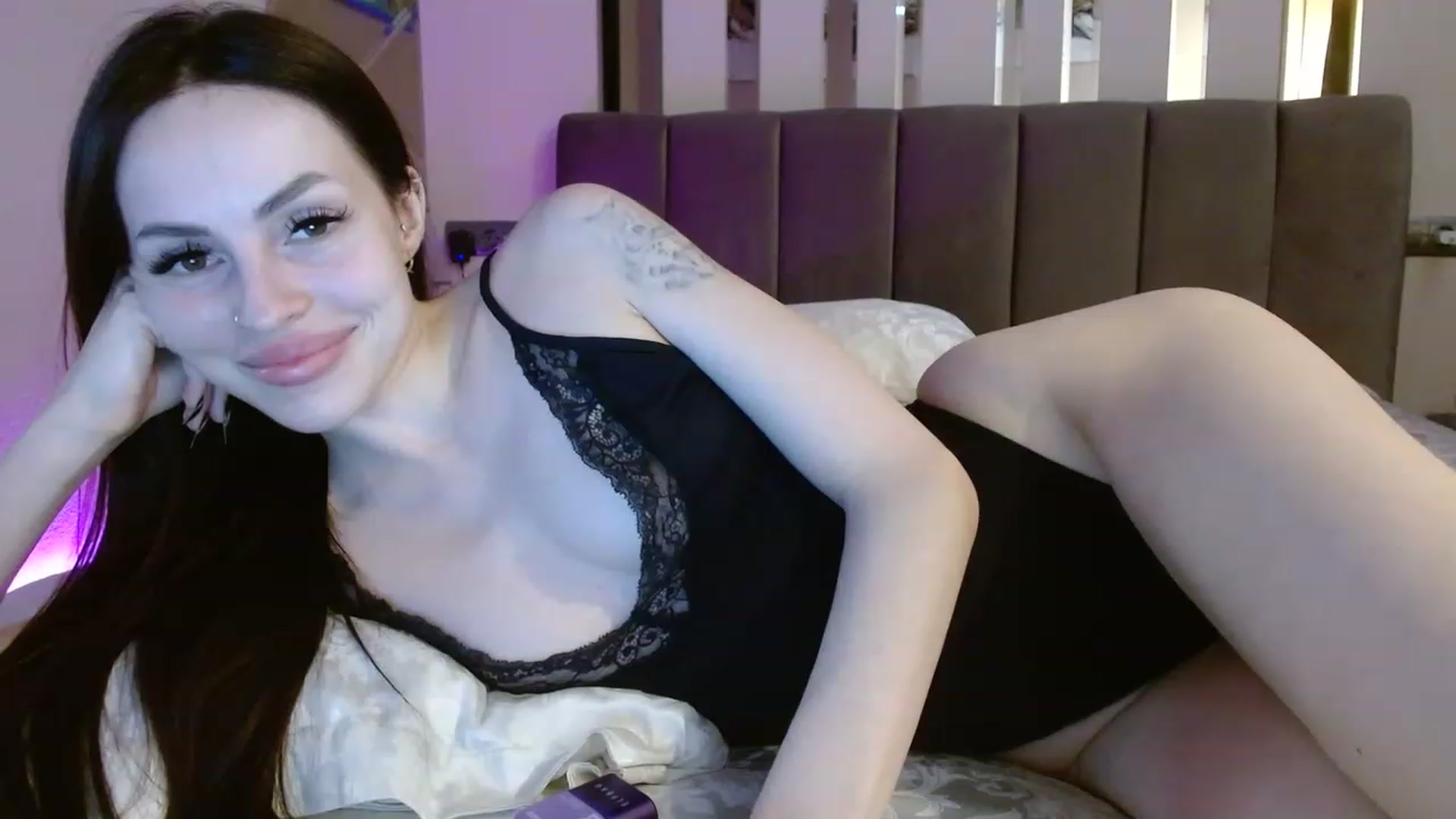 Gallery image thumbnail from UGLYGIRL_'s myfreecams stream on, 05/20/2023, 05:46 image 11 of 20